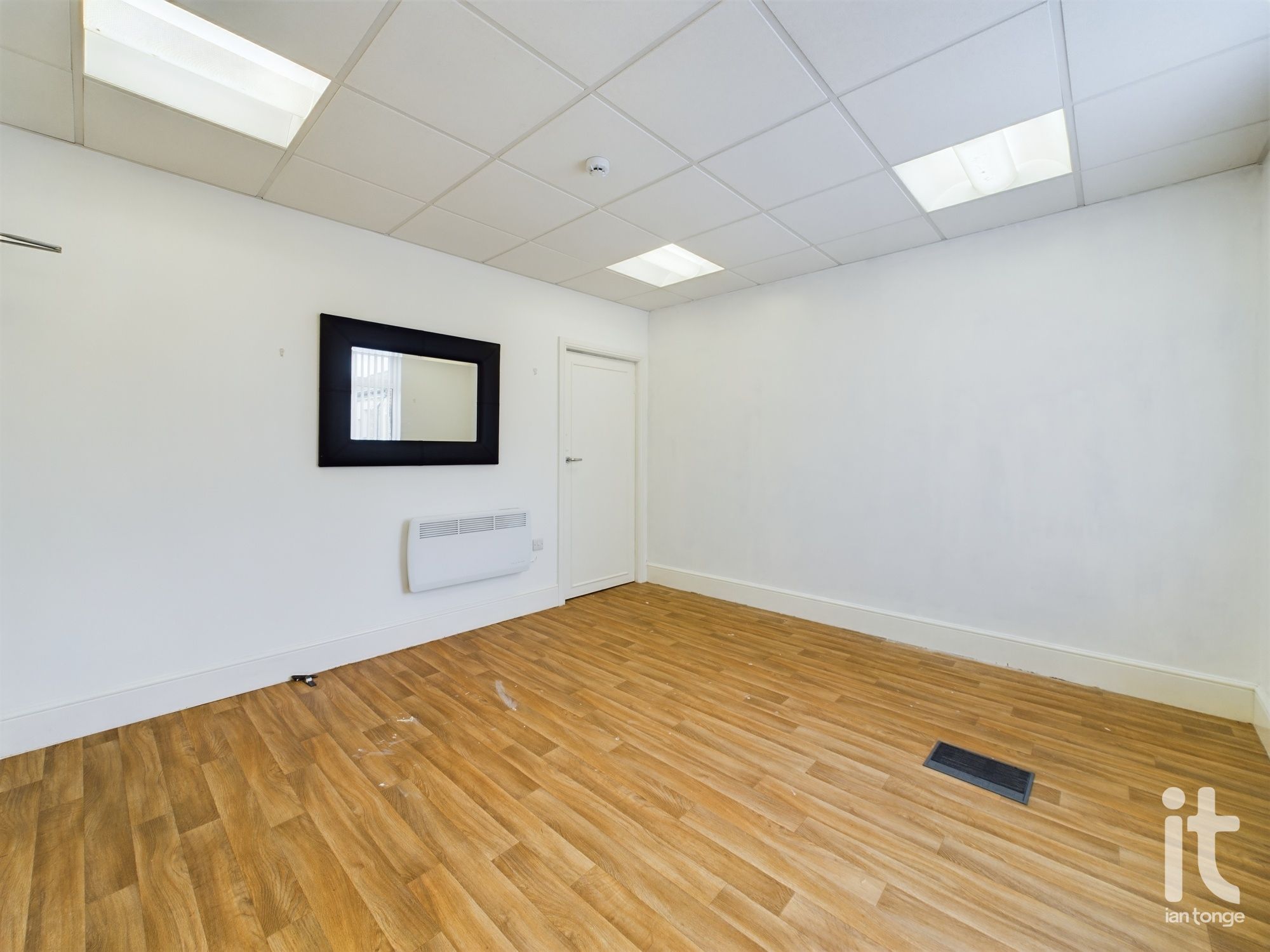 Commercial Property For Sale in Tameside - Photograph 14.