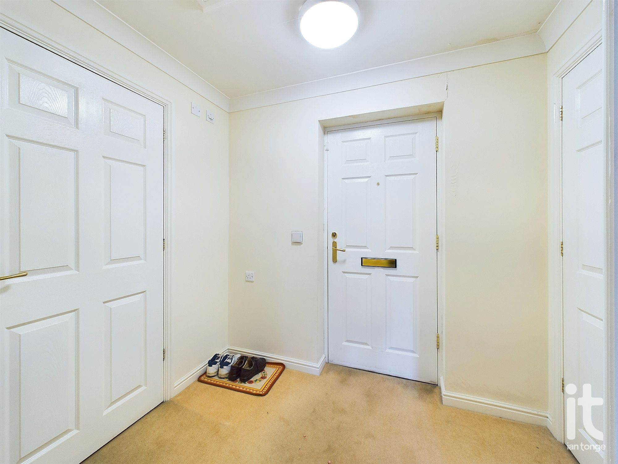 1 bedroom apartment flat/apartment Under Offer in Stockport - Photograph 8.