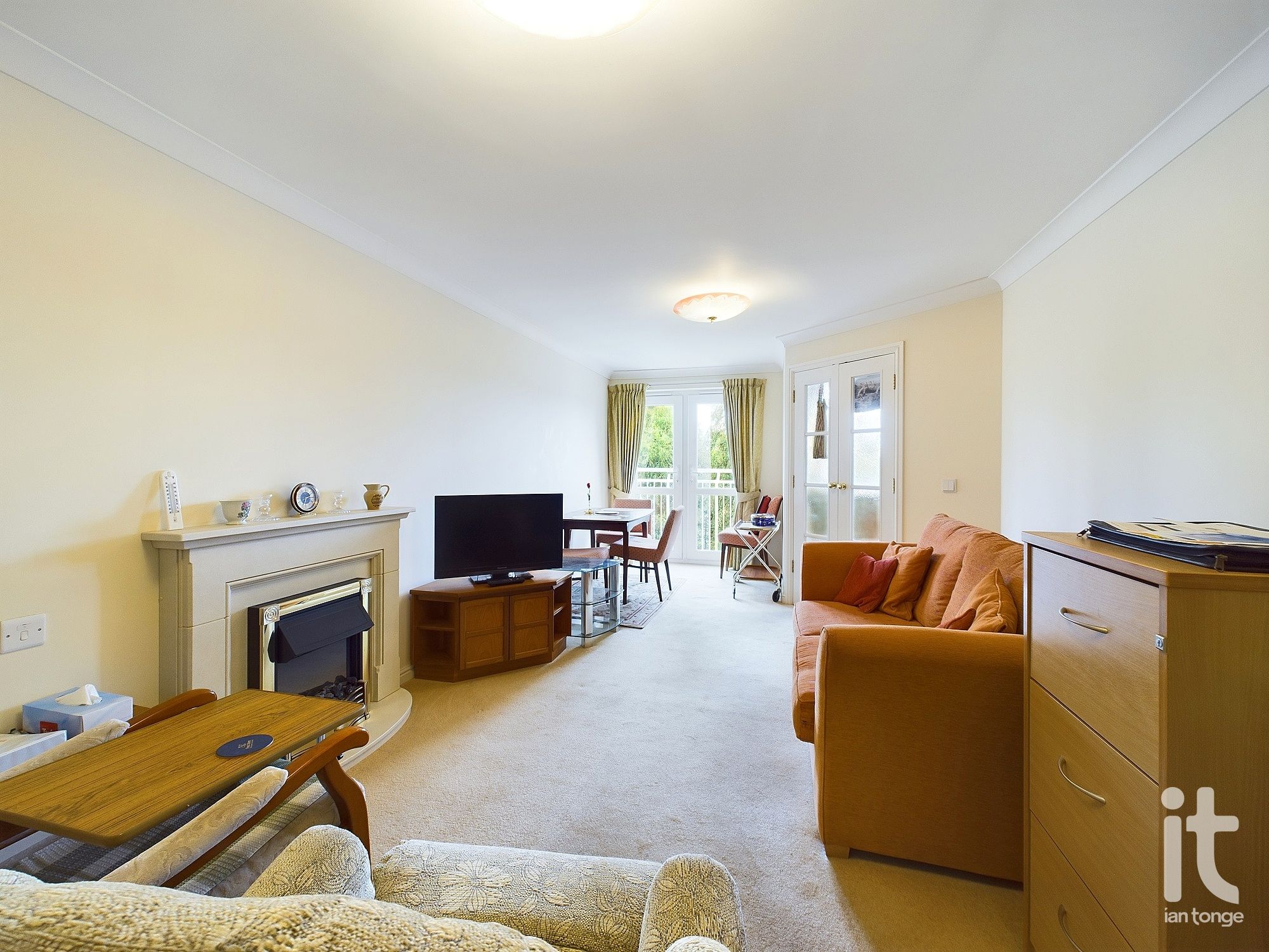 1 bedroom apartment flat/apartment Under Offer in Stockport - Photograph 3.