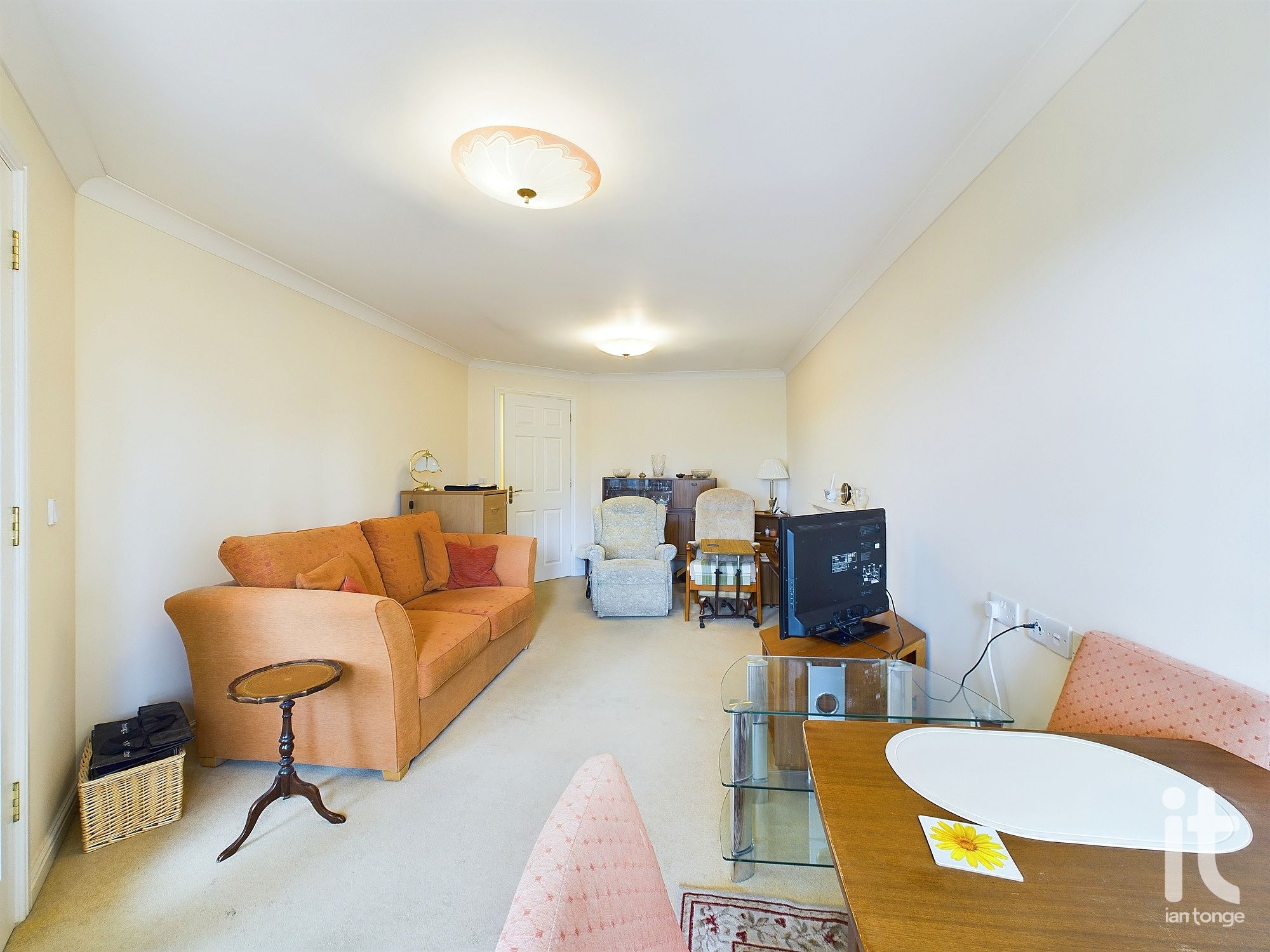 1 bedroom apartment flat/apartment Under Offer in Stockport - Photograph 7.