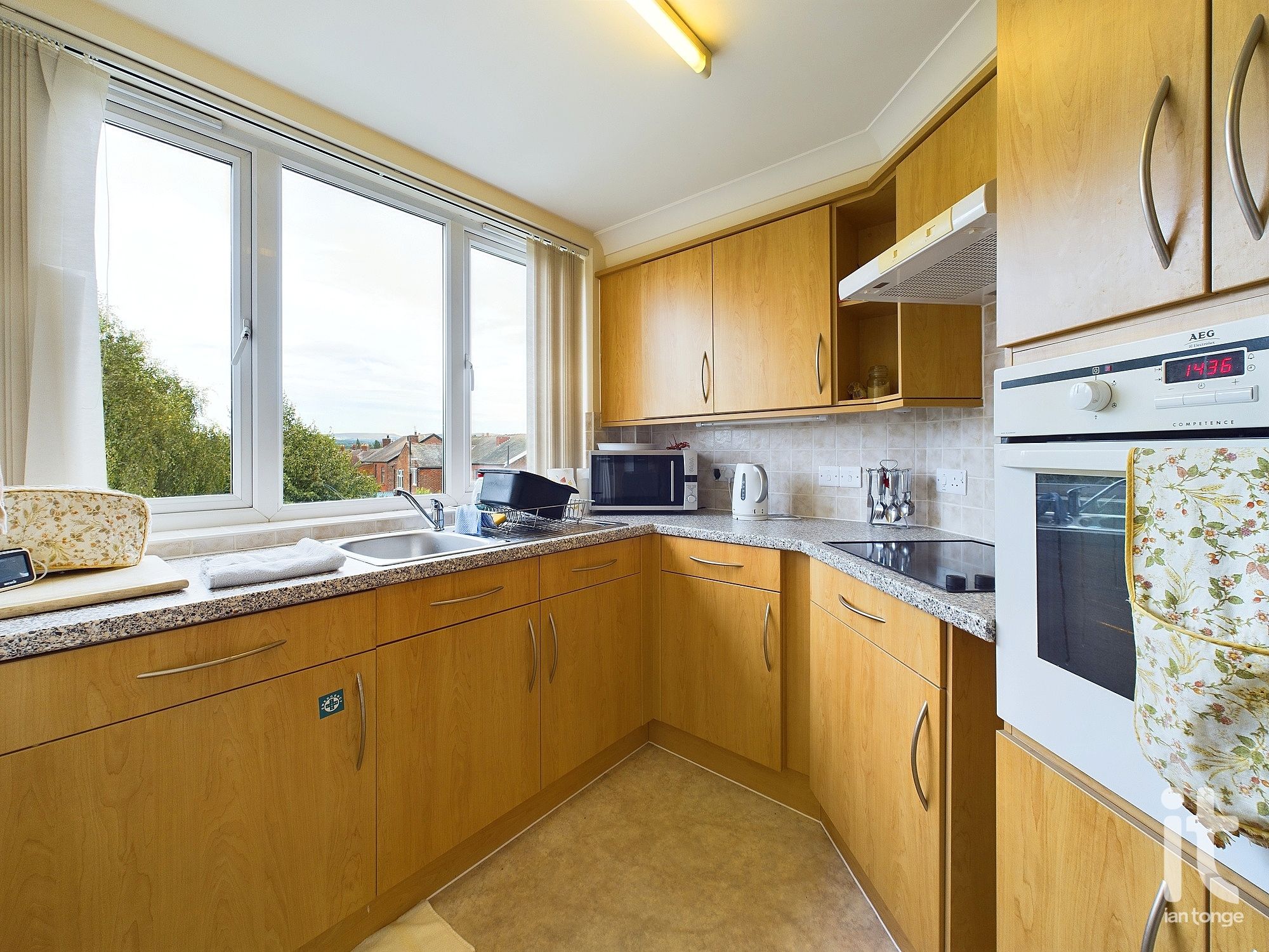 1 bedroom apartment flat/apartment Under Offer in Stockport - Photograph 17.