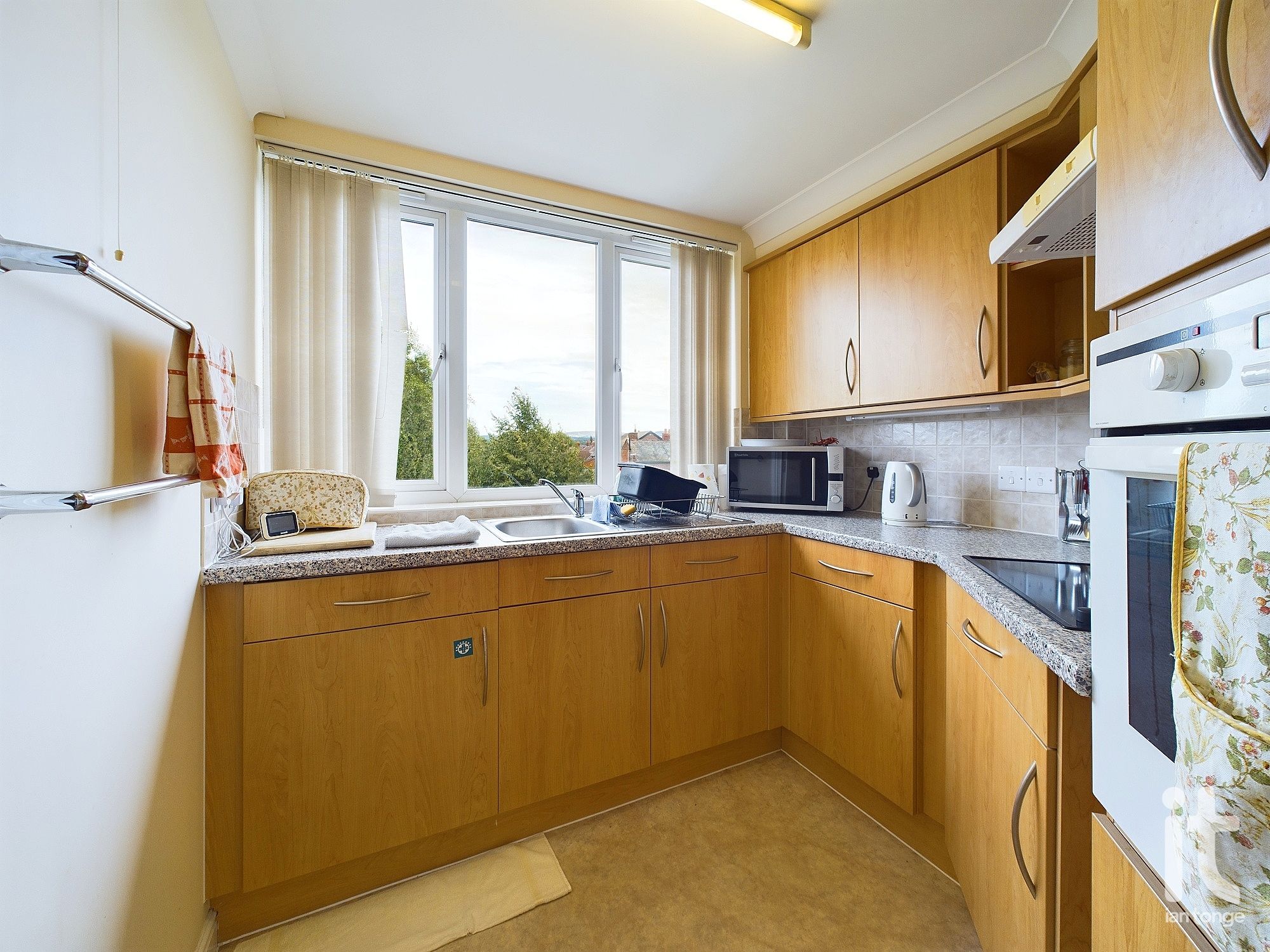 1 bedroom apartment flat/apartment Under Offer in Stockport - Photograph 15.