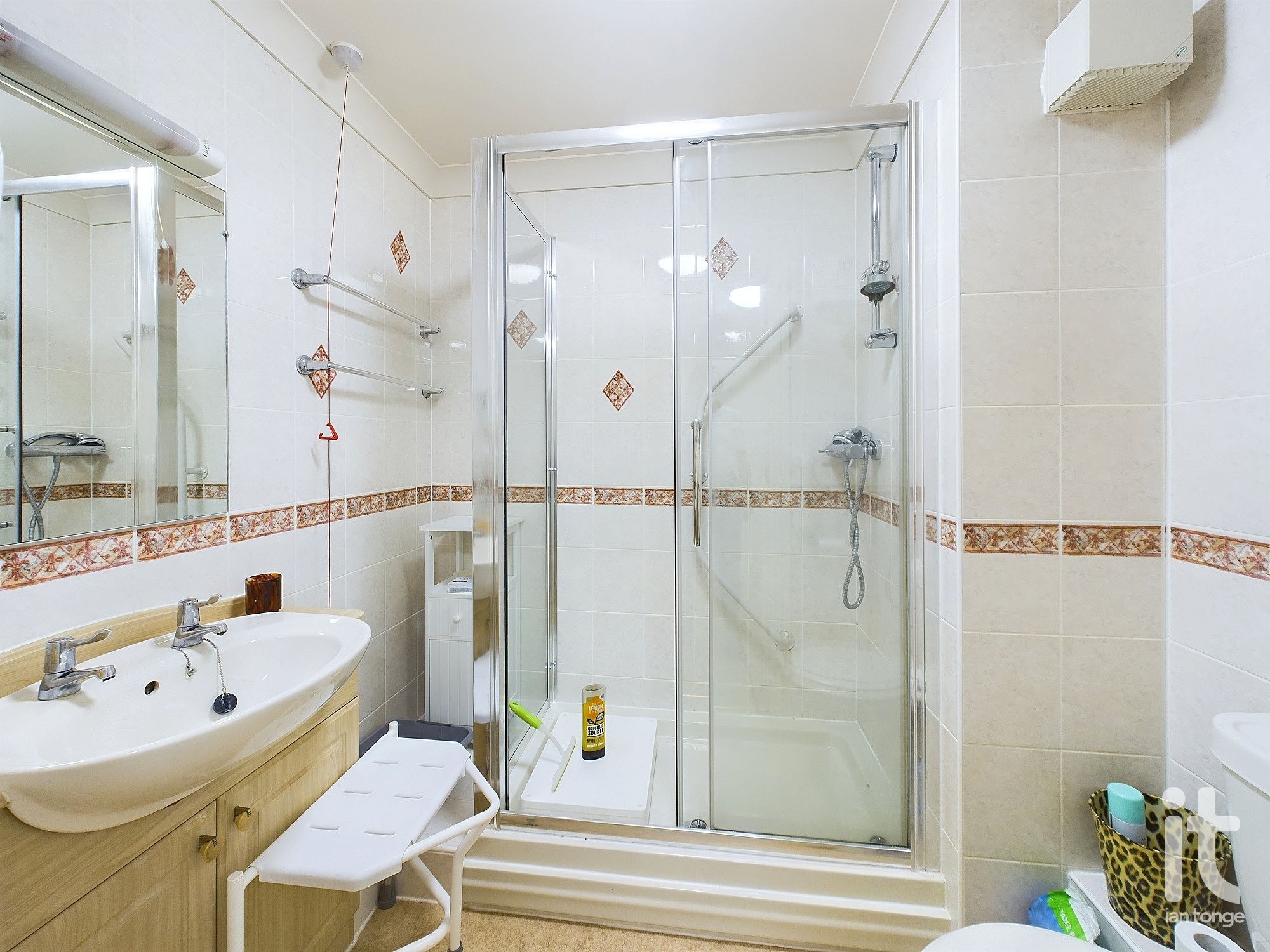 1 bedroom apartment flat/apartment Under Offer in Stockport - Photograph 10.