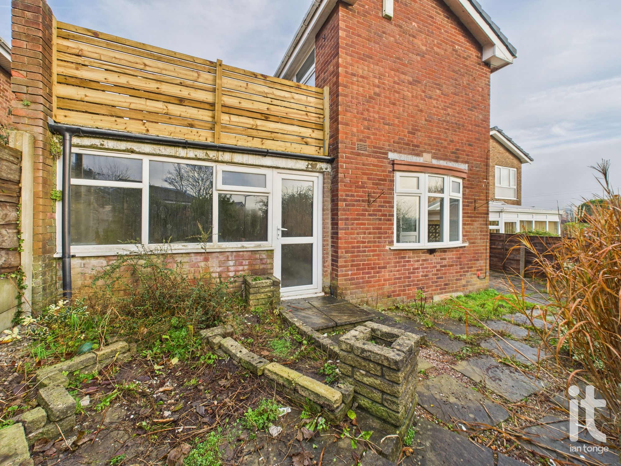 3 bedroom link detached bungalow SSTC in Stockport - Photograph 34.