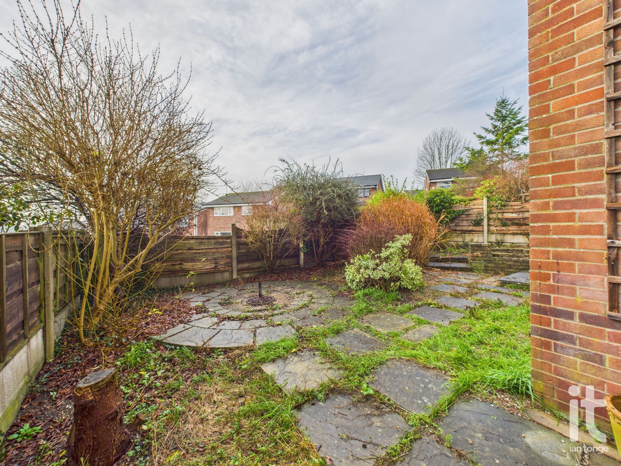 3 bedroom link detached bungalow SSTC in Stockport - Photograph 31.