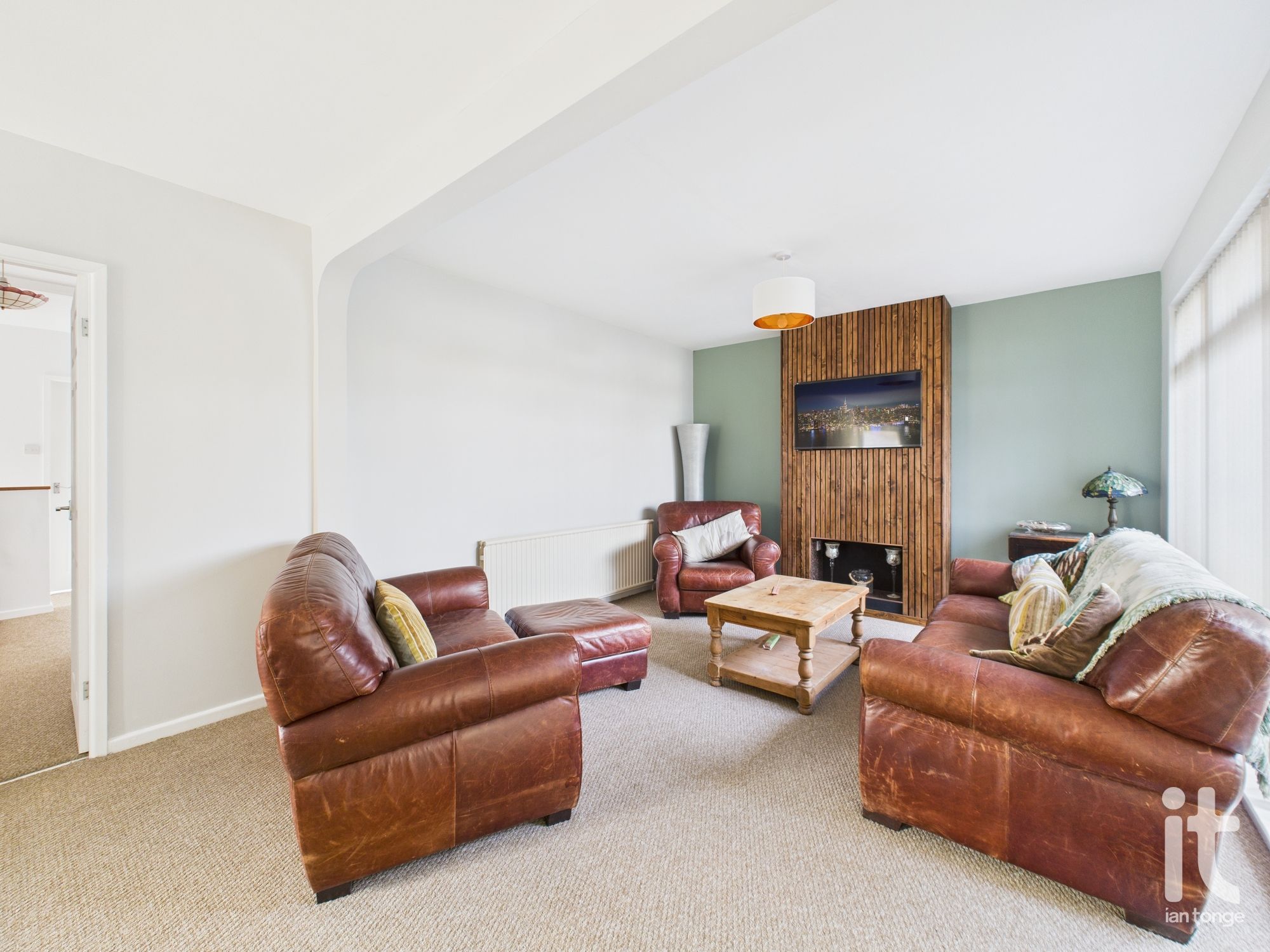 3 bedroom link detached bungalow SSTC in Stockport - Photograph 7.