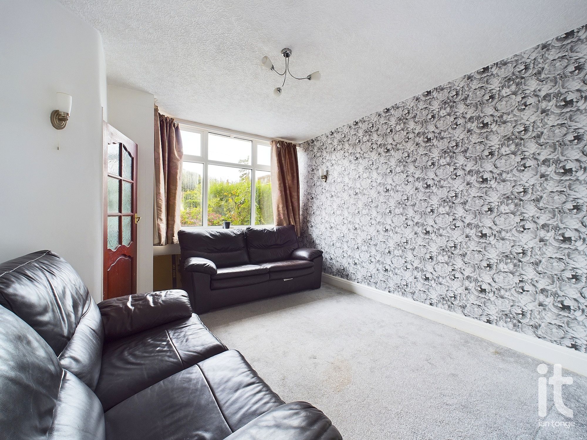 2 bedroom mews house SSTC in Stockport - Photograph 6.
