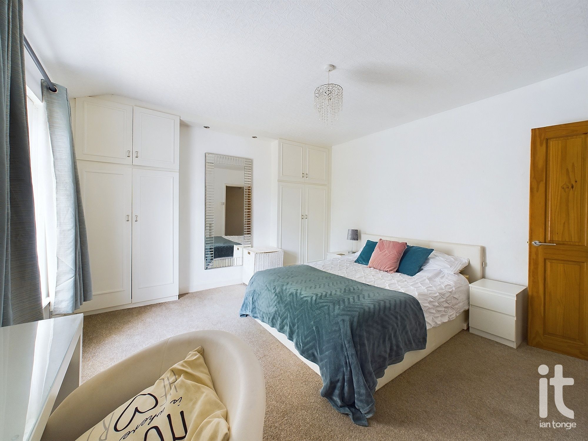 2 bedroom mid terraced house Under Offer in Stockport - Photograph 11.
