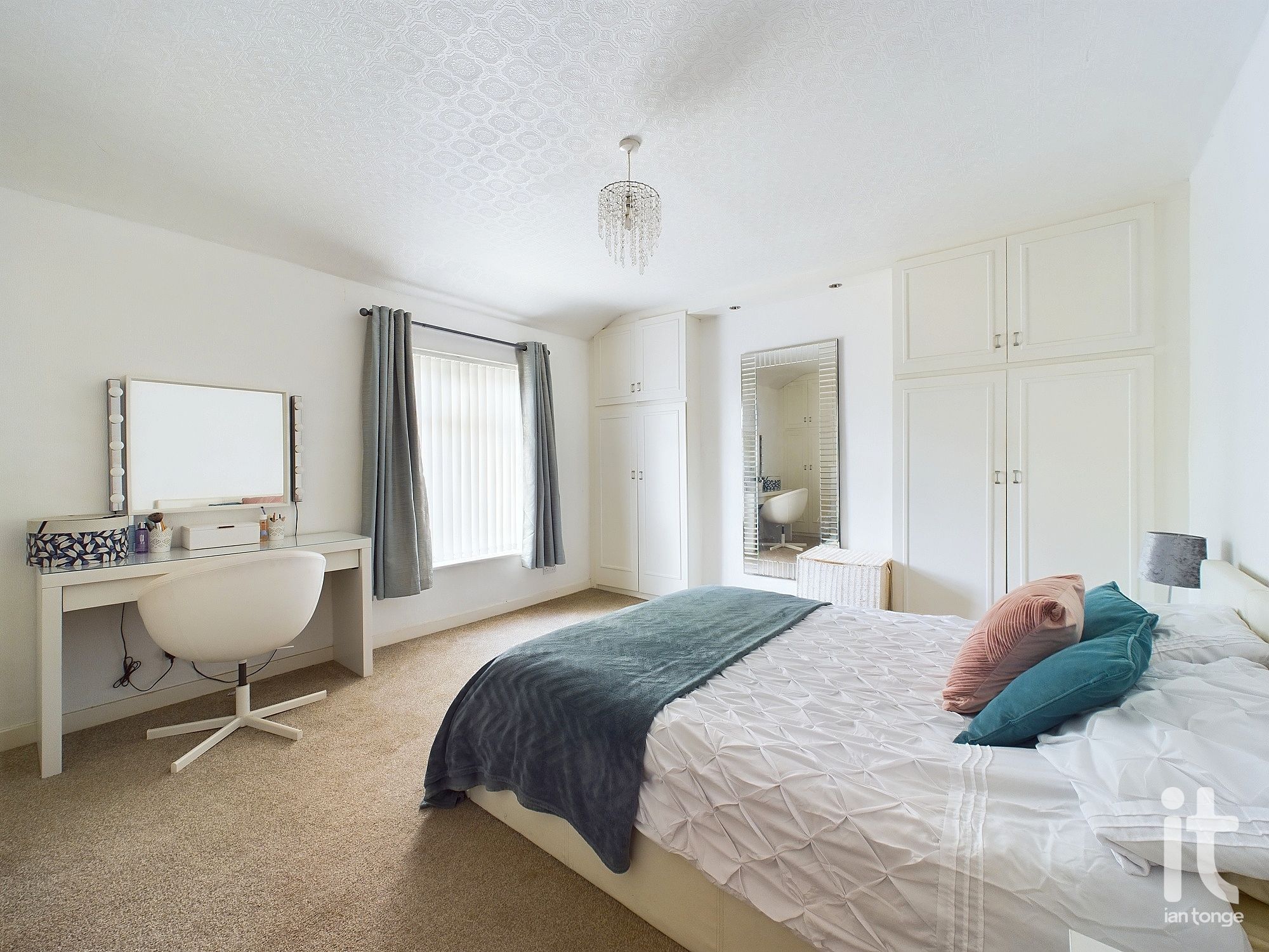 2 bedroom mid terraced house Under Offer in Stockport - Photograph 10.