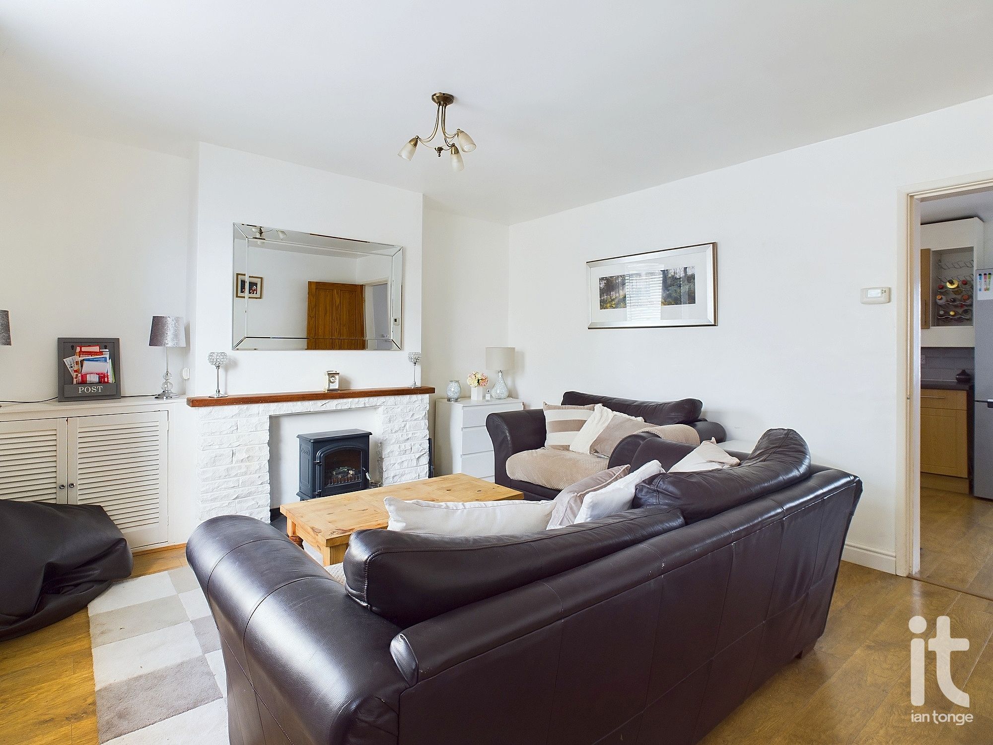 2 bedroom mid terraced house Under Offer in Stockport - Photograph 6.