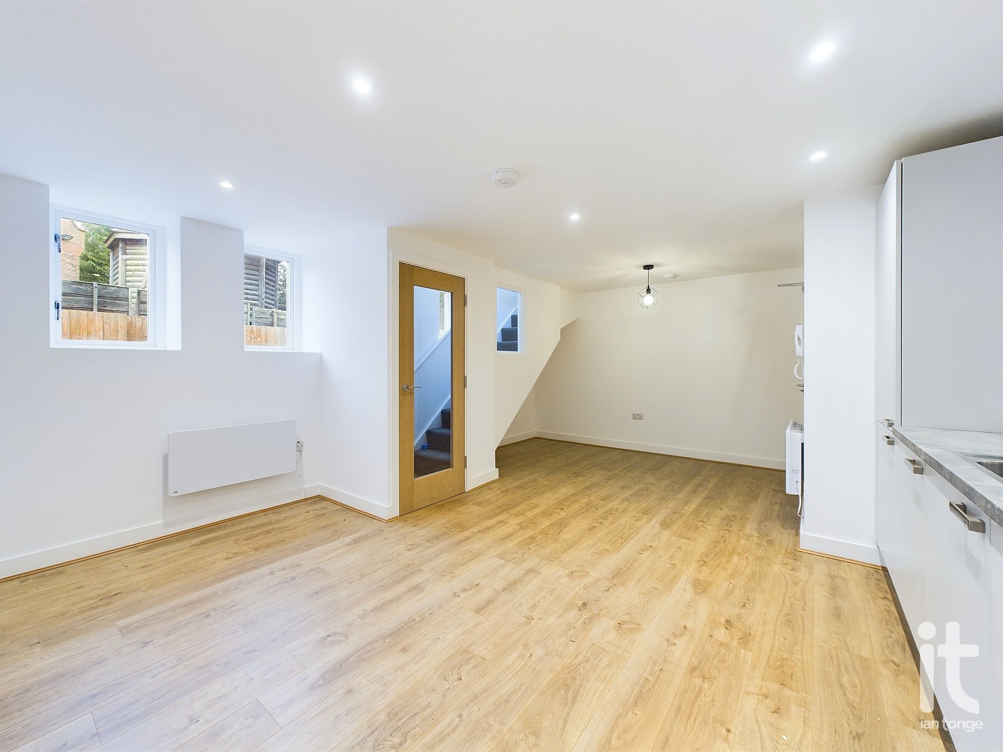 1 bedroom apartment flat/apartment For Sale in Stockport - Photograph 4.