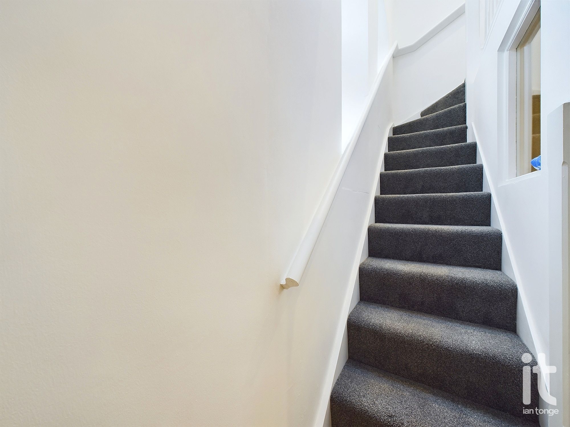 1 bedroom apartment flat/apartment For Sale in Stockport - Photograph 9.