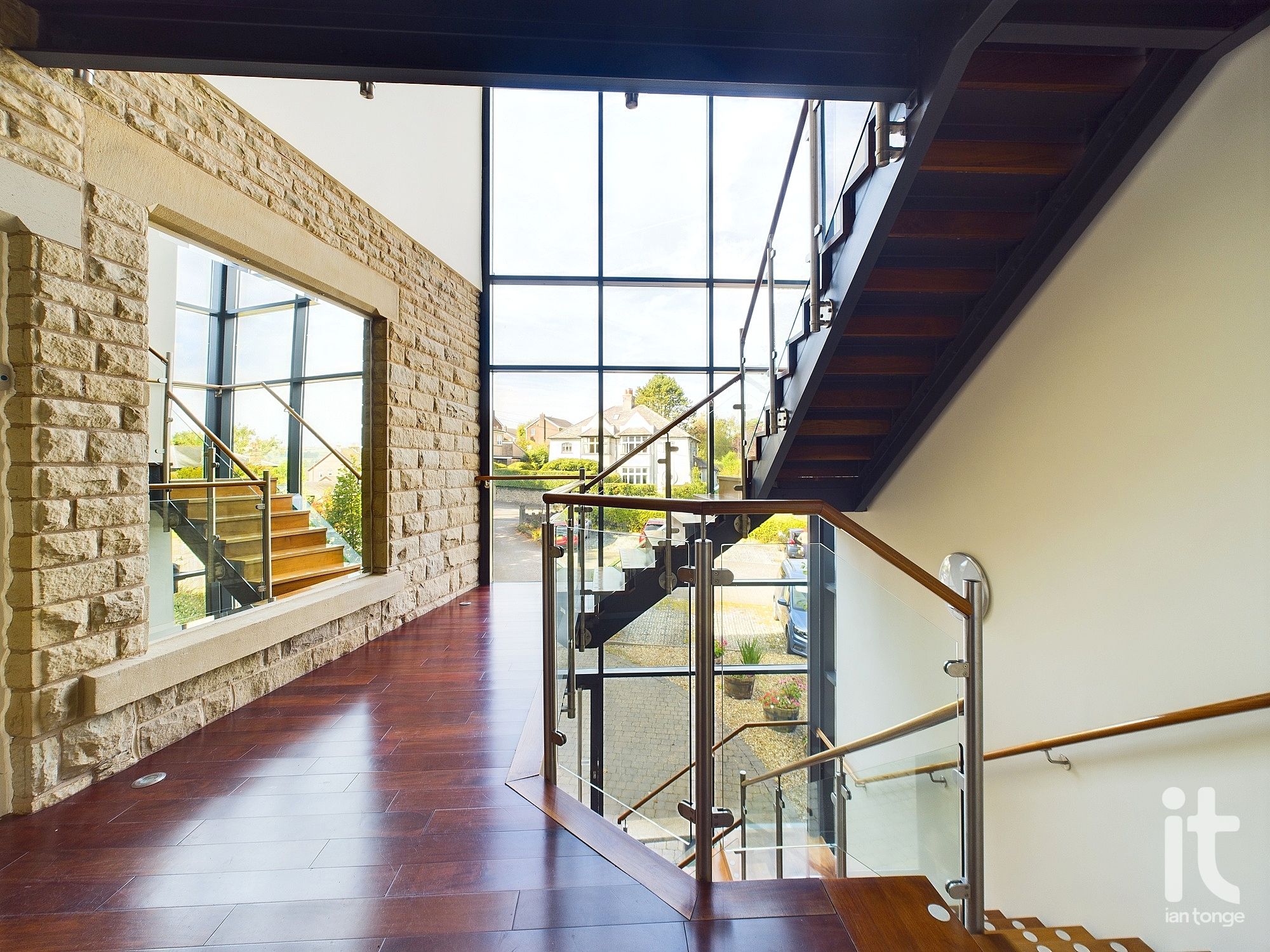 2 bedroom penthouse flat/apartment Under Offer in High Peak - Photograph 51.