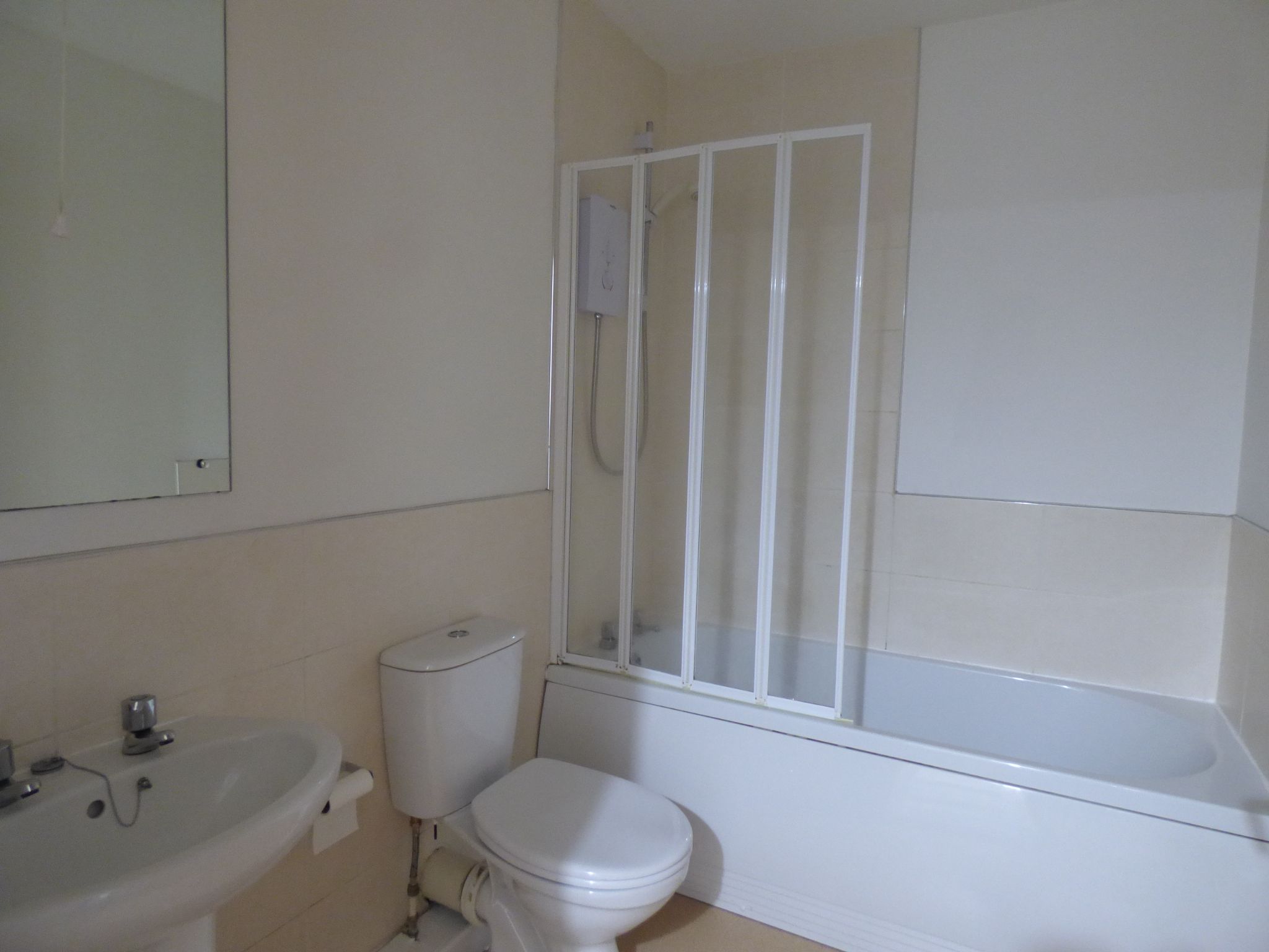 1 bedroom apartment flat/apartment Let in Stockport - Photograph 13.