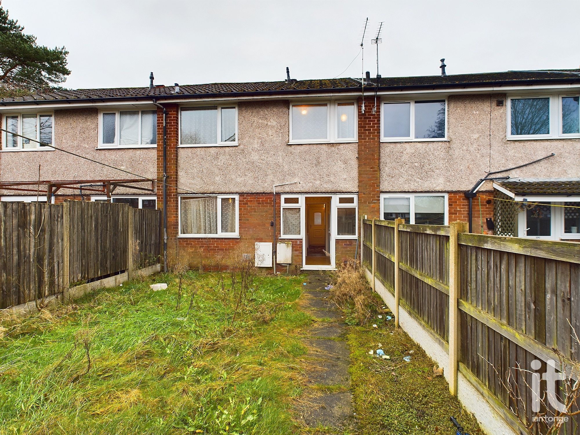 2 bedroom mid terraced house Under Offer in Stockport - Photograph 3.