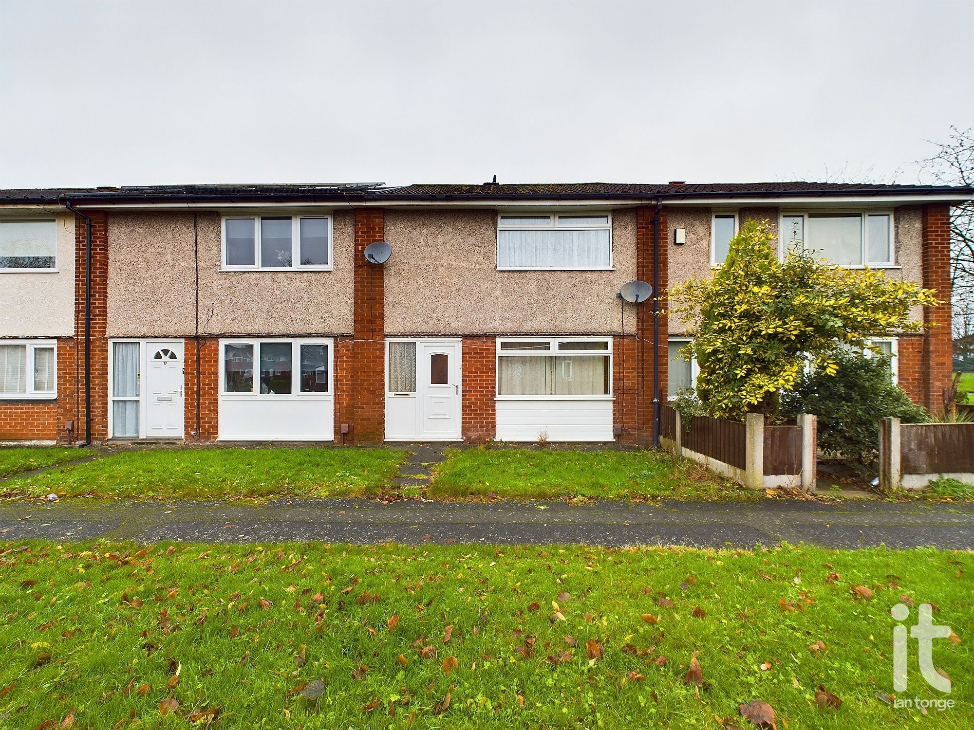 2 bedroom mid terraced house Under Offer in Stockport - Photograph 27.