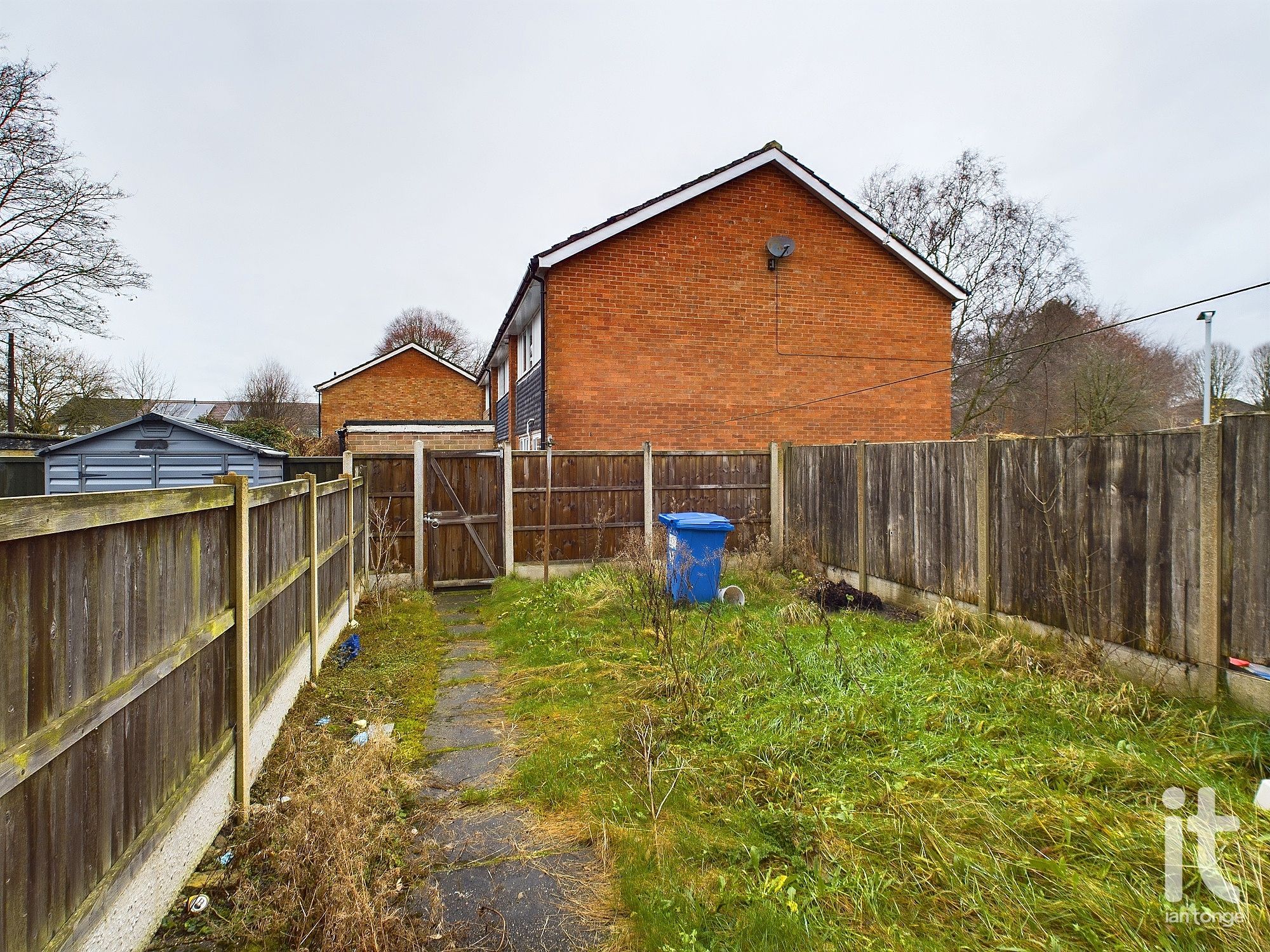 2 bedroom mid terraced house Under Offer in Stockport - Photograph 4.