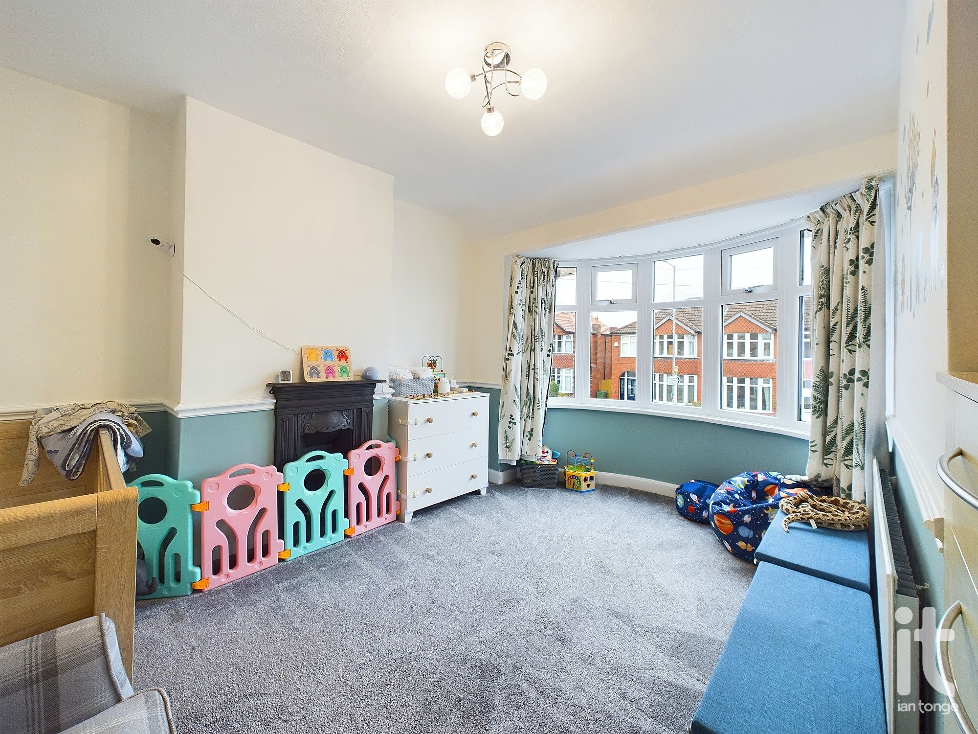 3 bedroom semi-detached house SSTC in Stockport - Photograph 15.