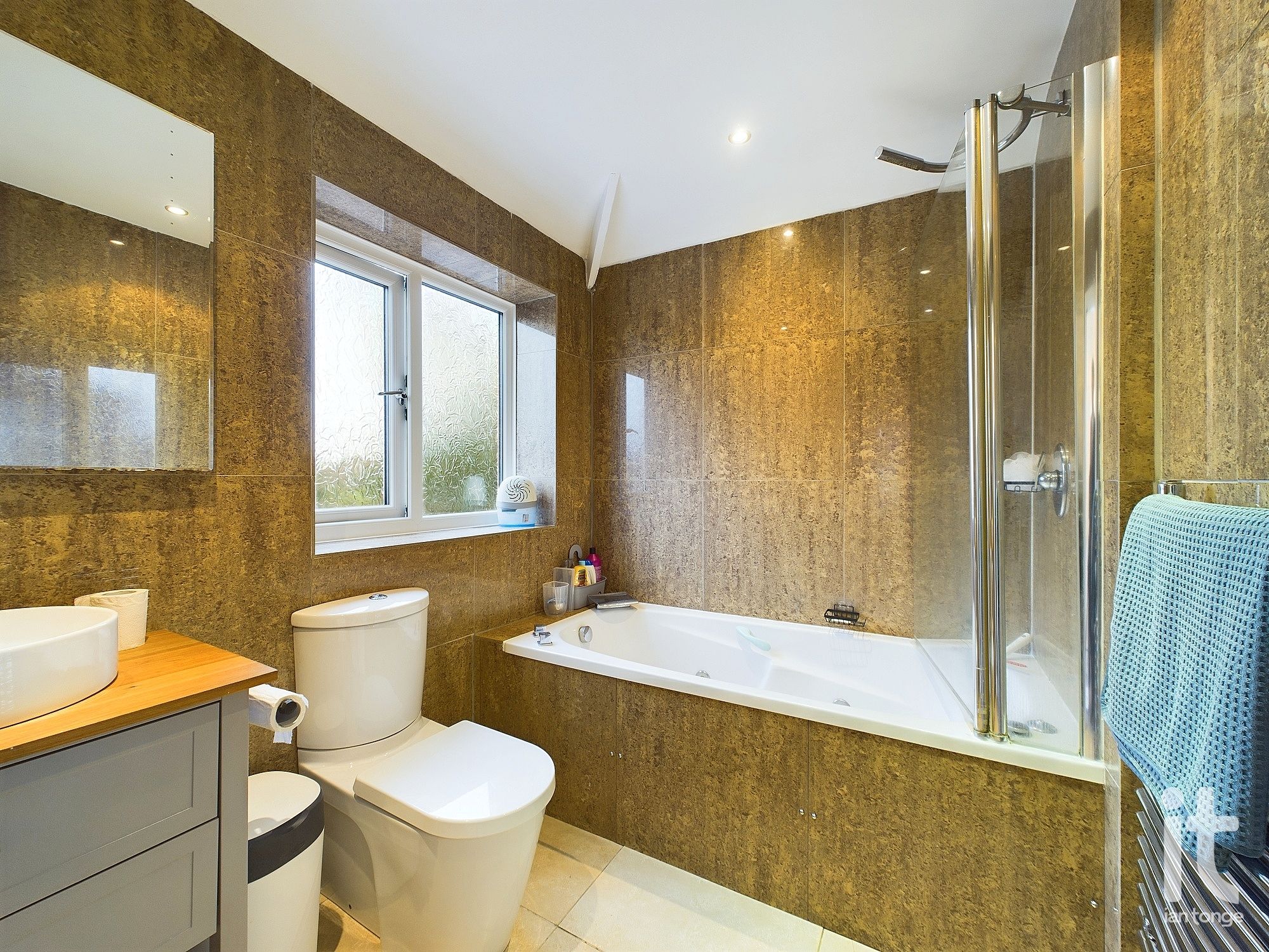 3 bedroom semi-detached house SSTC in Stockport - Photograph 3.