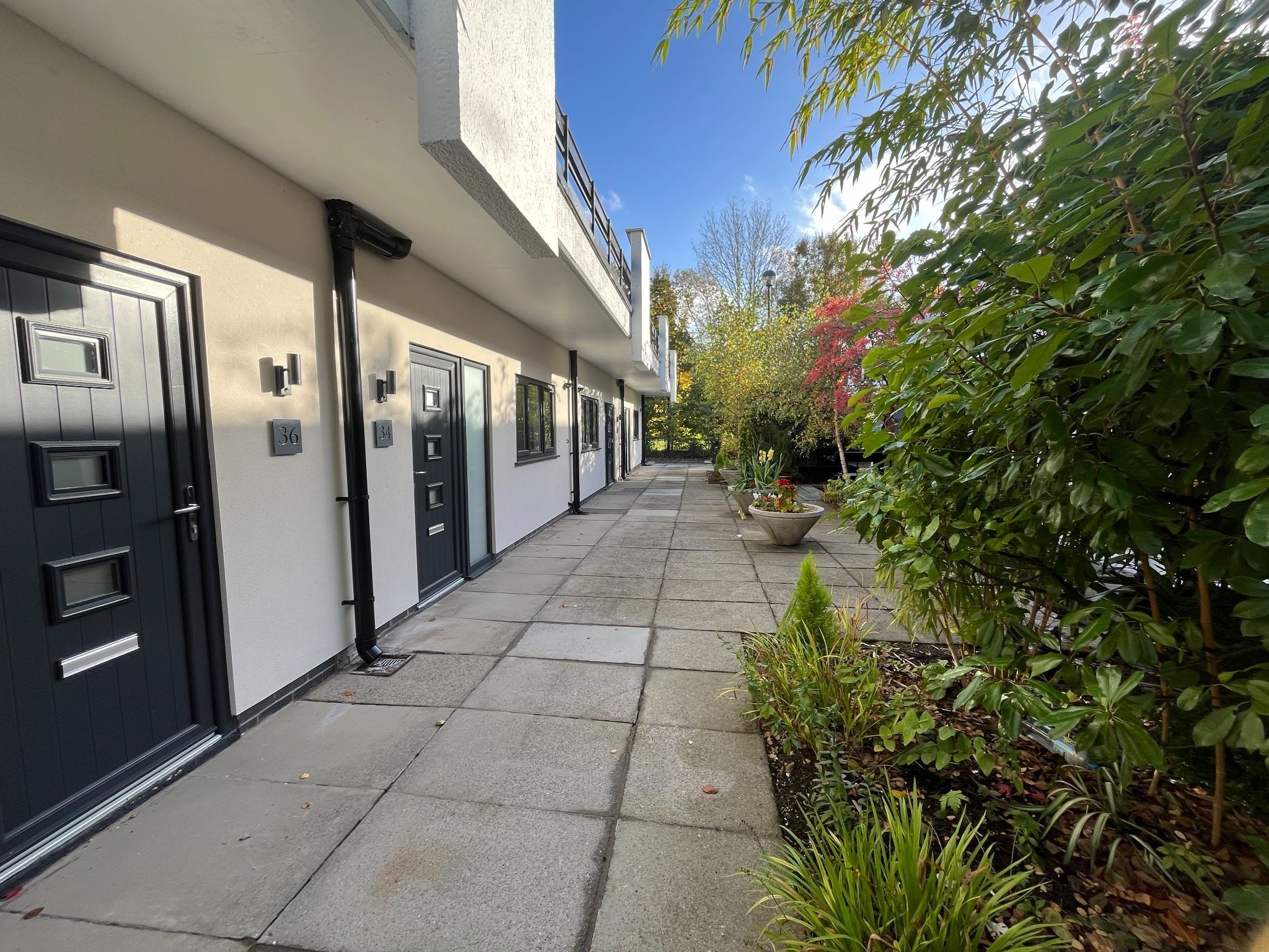 2 bedroom ground floor flat/apartment Sold in Stockport - Photograph 26.