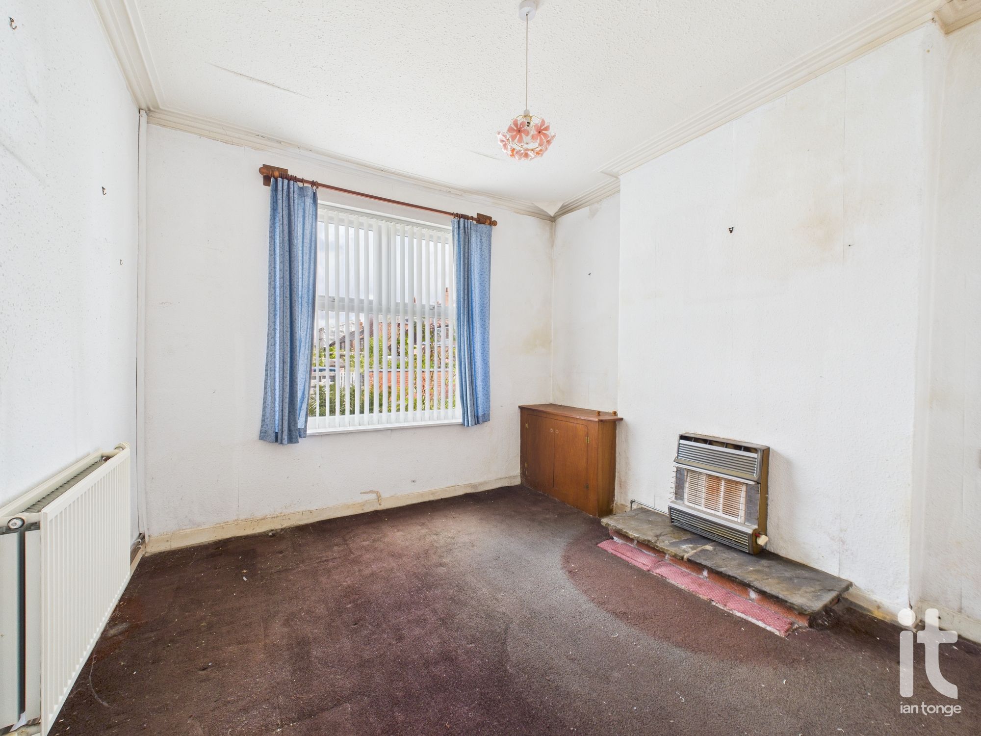 2 bedroom end terraced house SSTC in Stockport - Photograph 6.