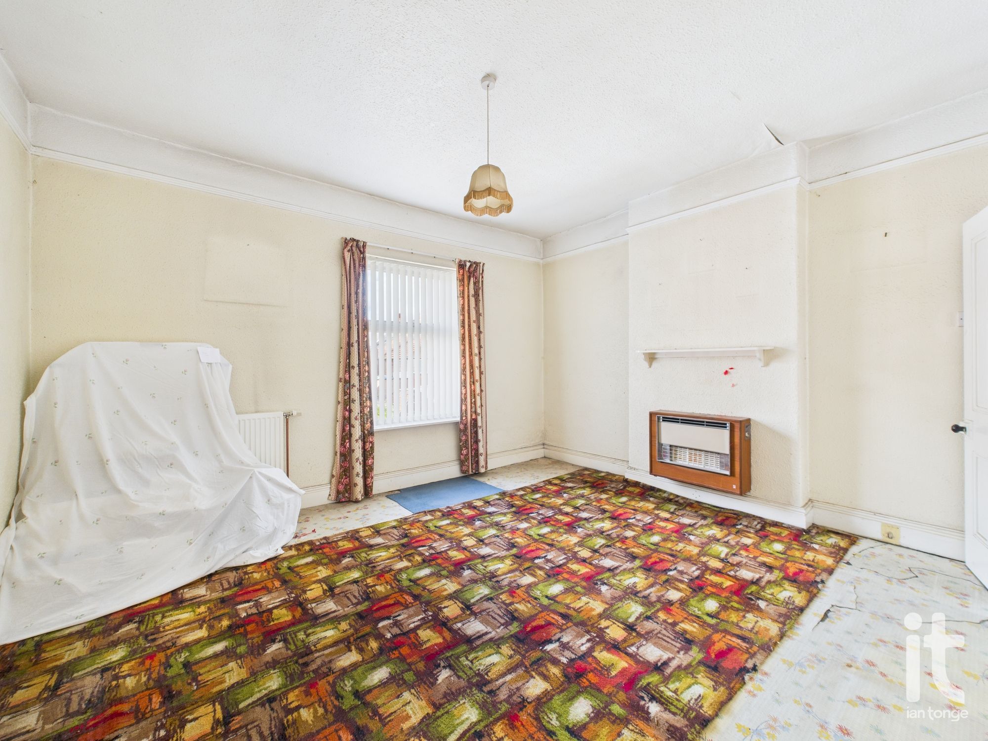2 bedroom end terraced house SSTC in Stockport - Photograph 9.