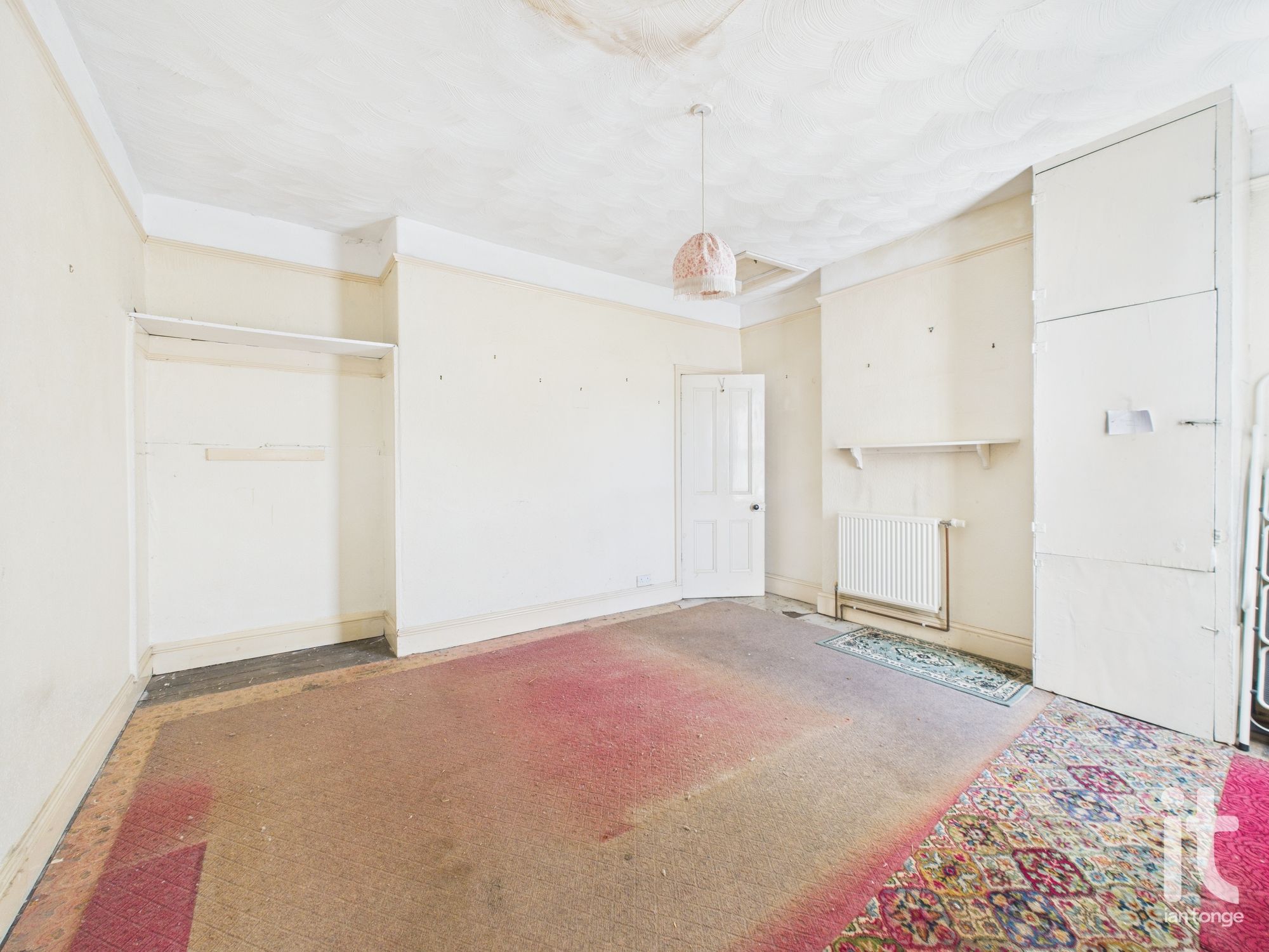 2 bedroom end terraced house SSTC in Stockport - Photograph 11.