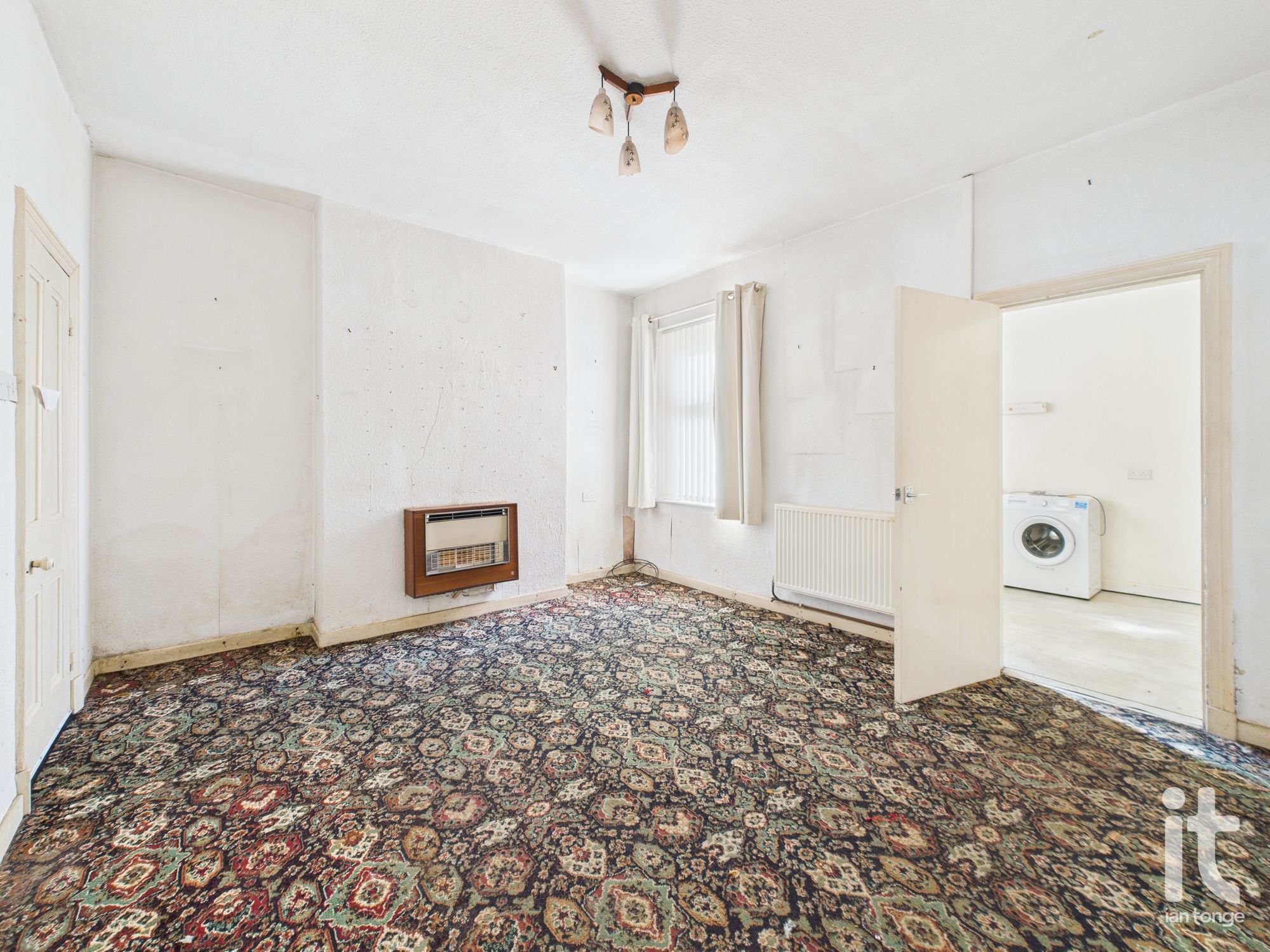 2 bedroom end terraced house SSTC in Stockport - Photograph 7.