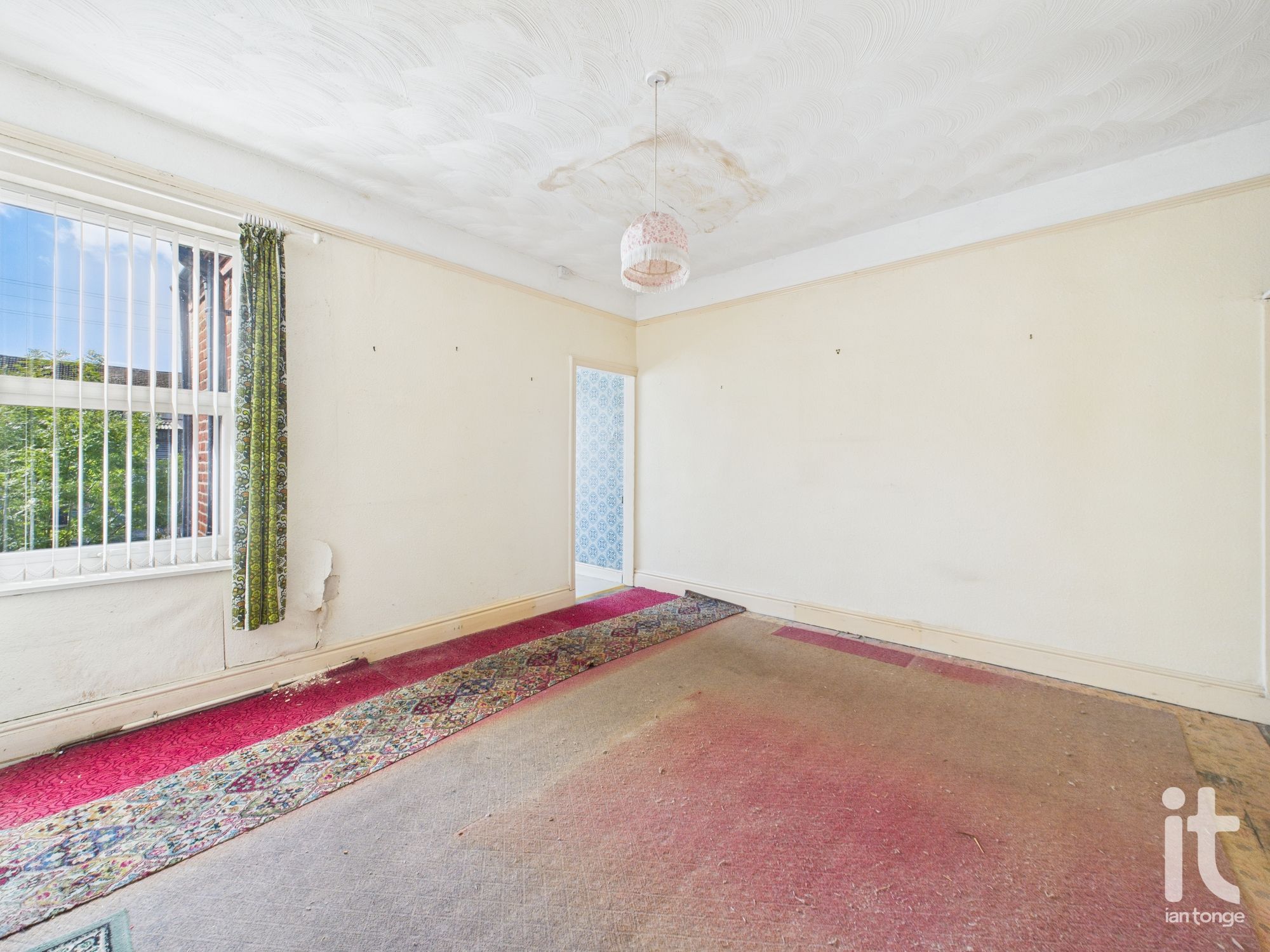 2 bedroom end terraced house SSTC in Stockport - Photograph 10.