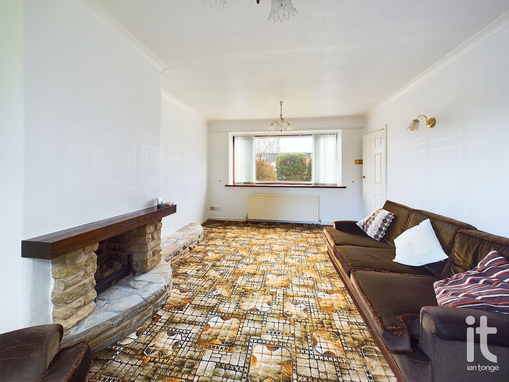 3 bedroom semi-detached house SSTC in Stockport - Photograph 8.
