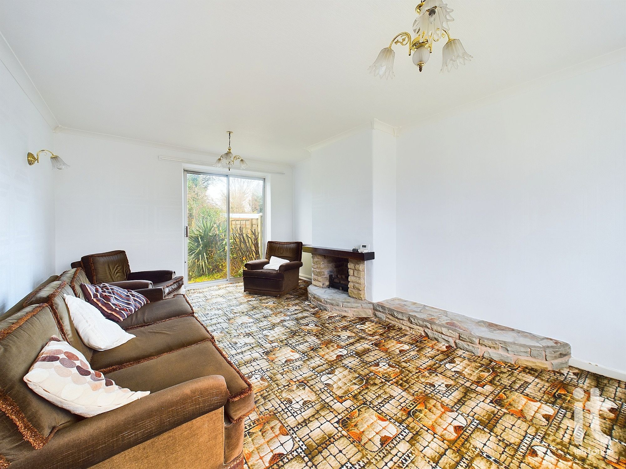3 bedroom semi-detached house SSTC in Stockport - Photograph 3.