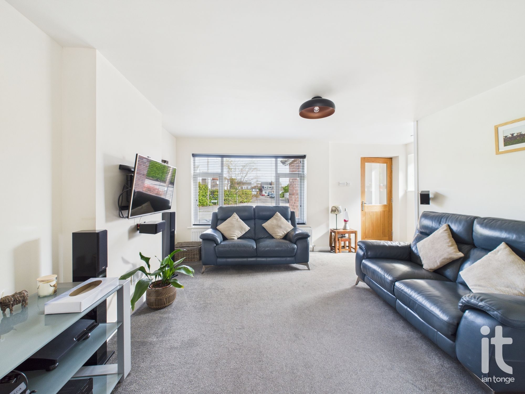 3 bedroom semi-detached house Under Offer in Stockport - Photograph 10.