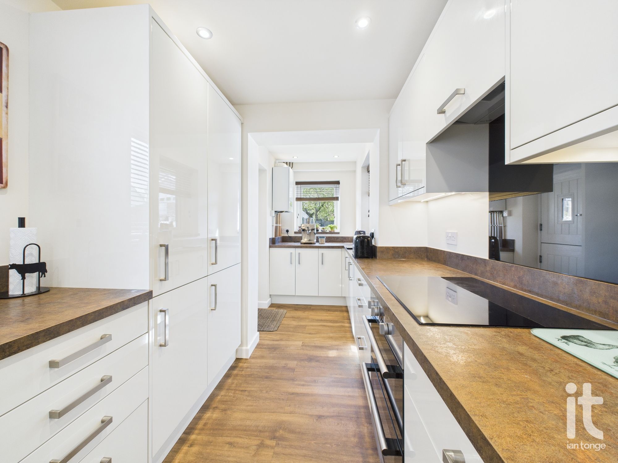 3 bedroom semi-detached house Under Offer in Stockport - Photograph 14.