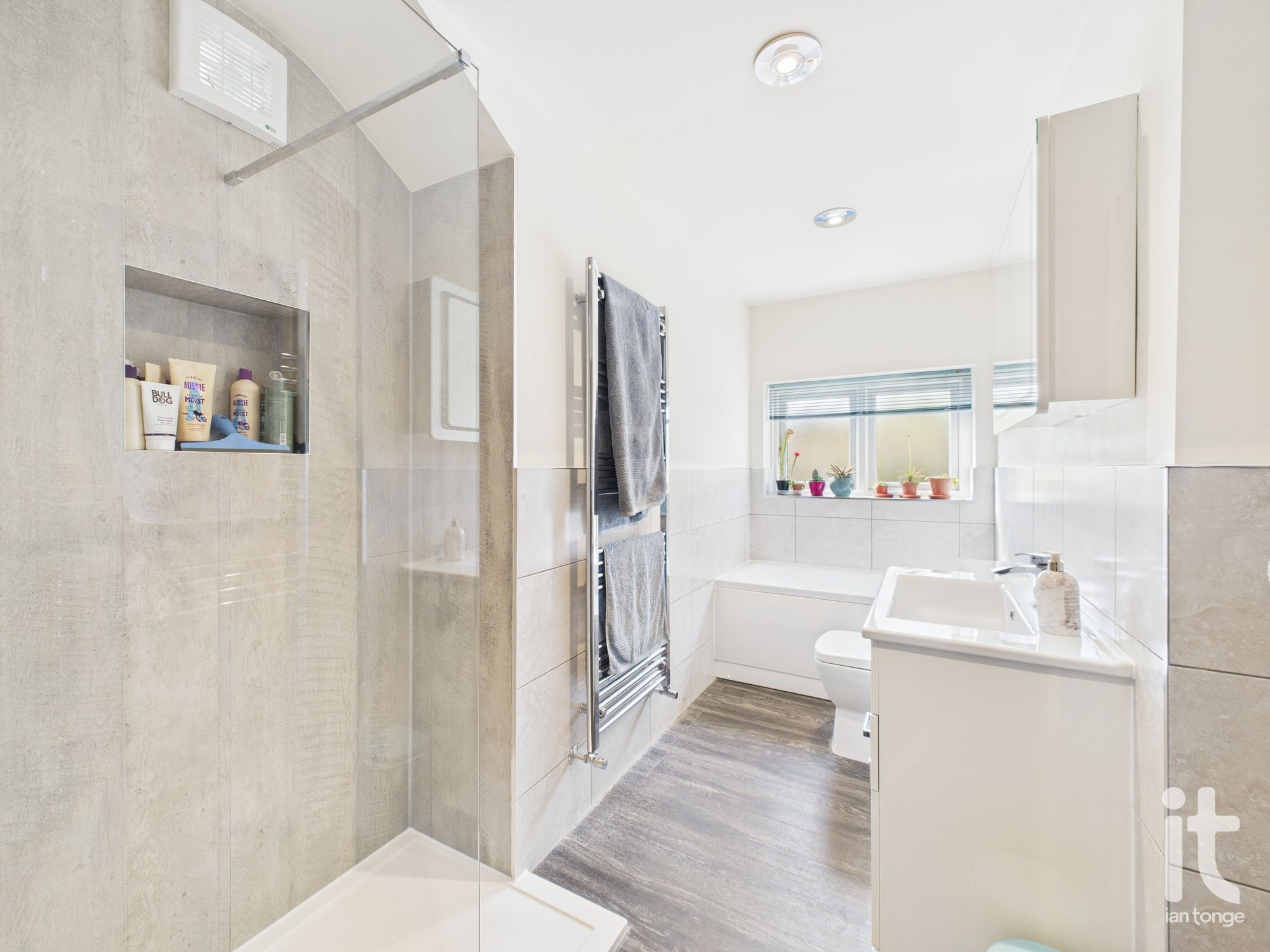 3 bedroom semi-detached house Under Offer in Stockport - Photograph 18.