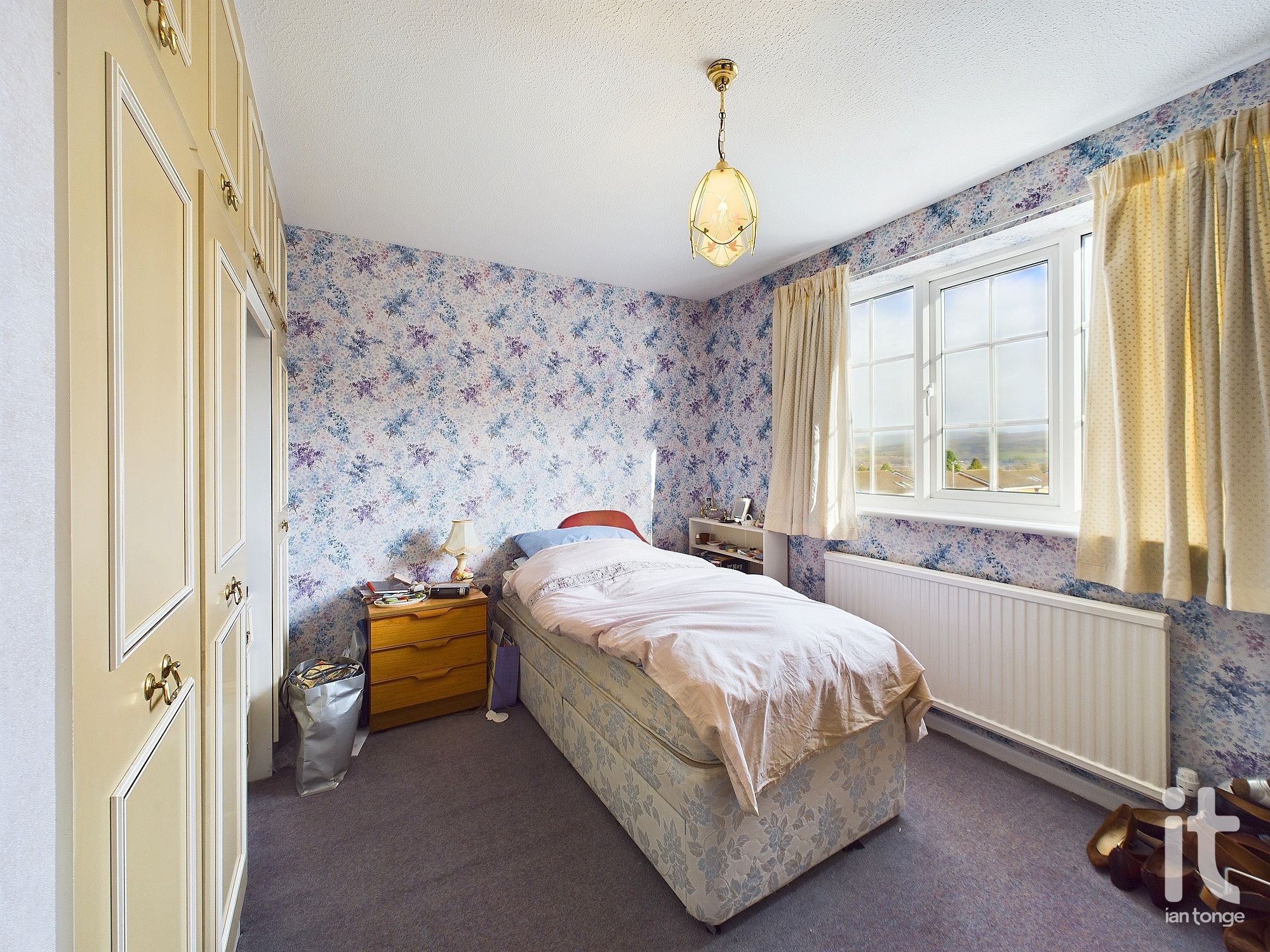 4 bedroom detached house For Sale in Stockport - Photograph 29.