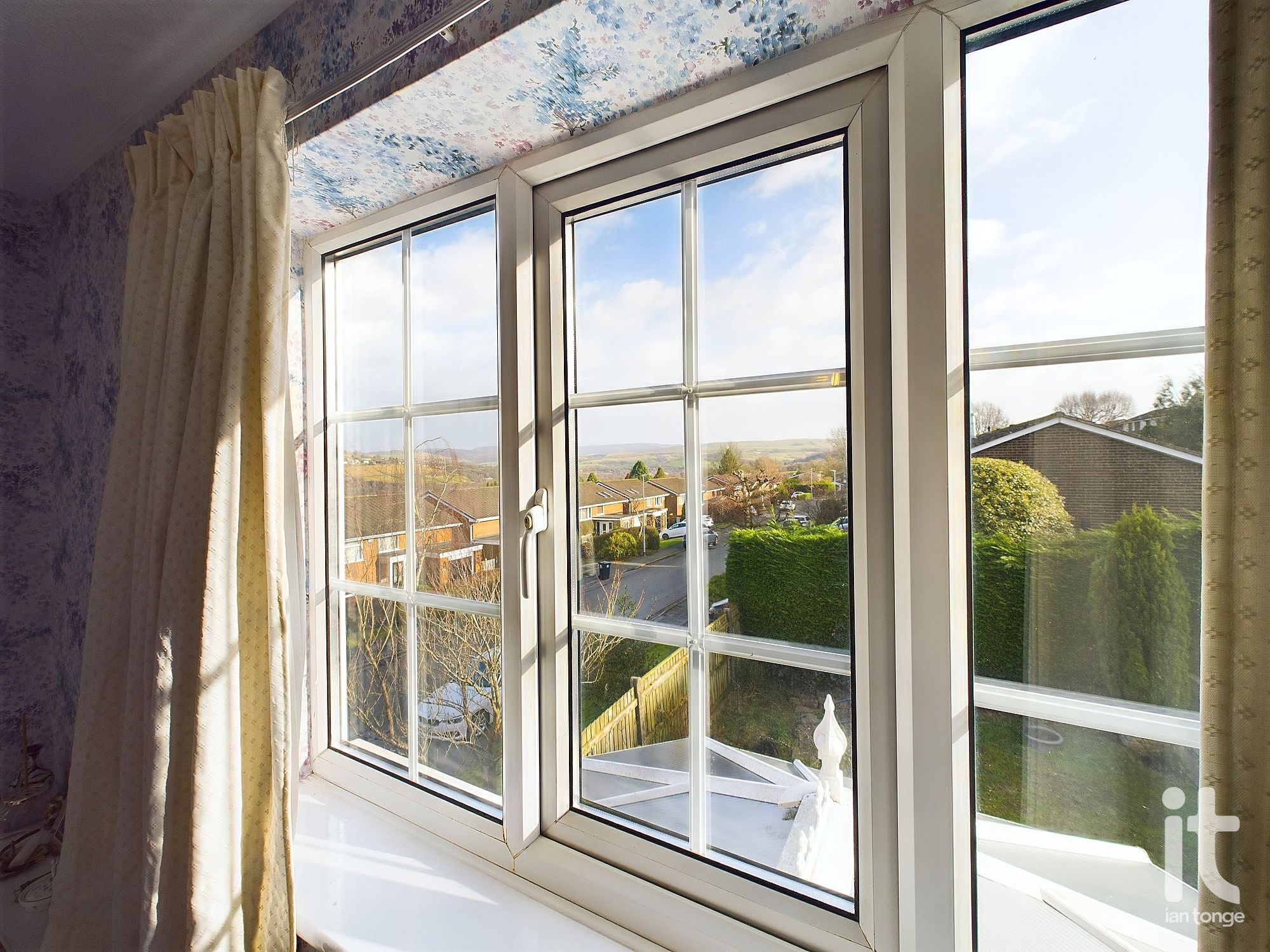 4 bedroom detached house For Sale in Stockport - Photograph 31.