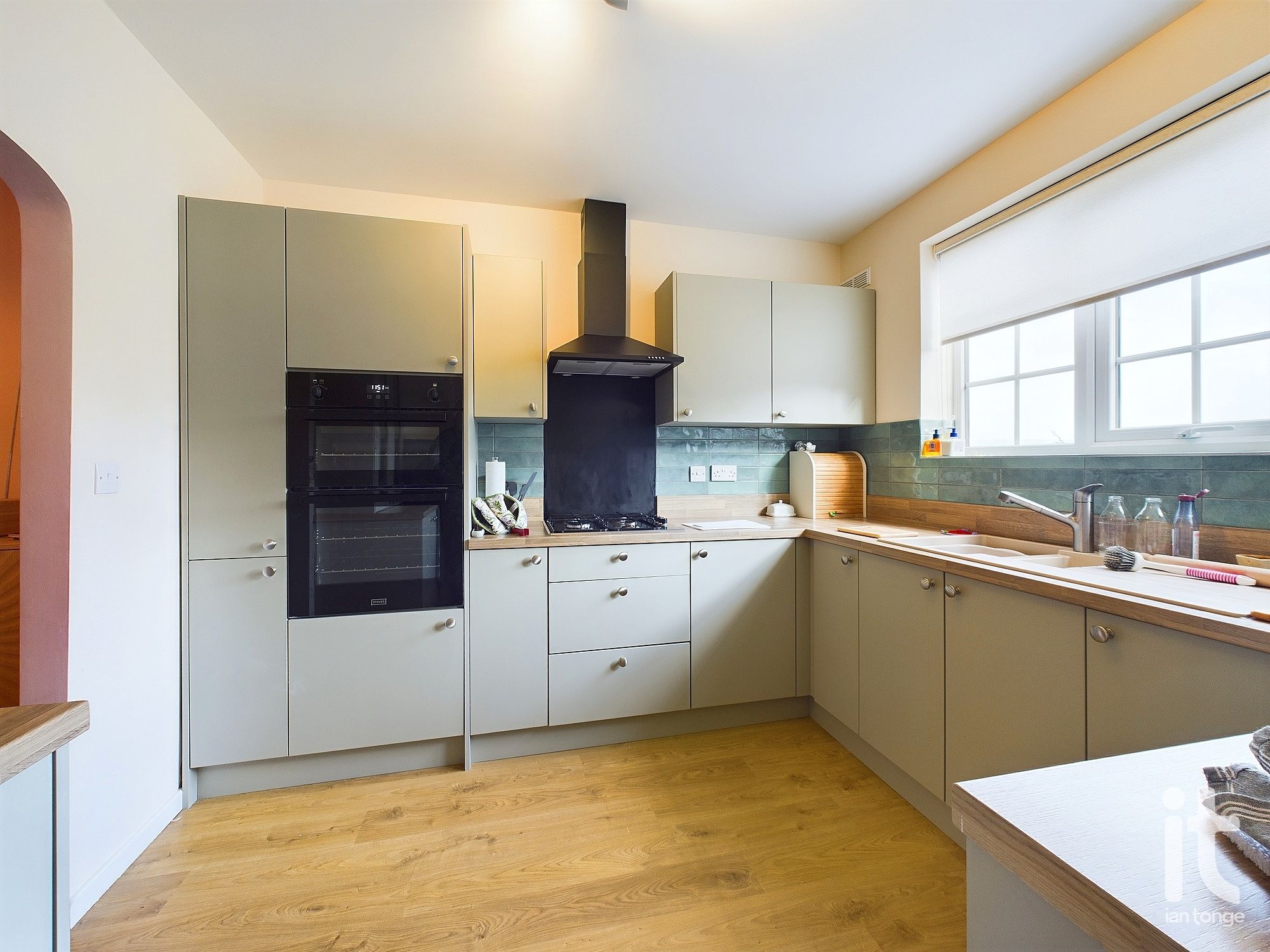 4 bedroom detached house For Sale in Stockport - Photograph 11.