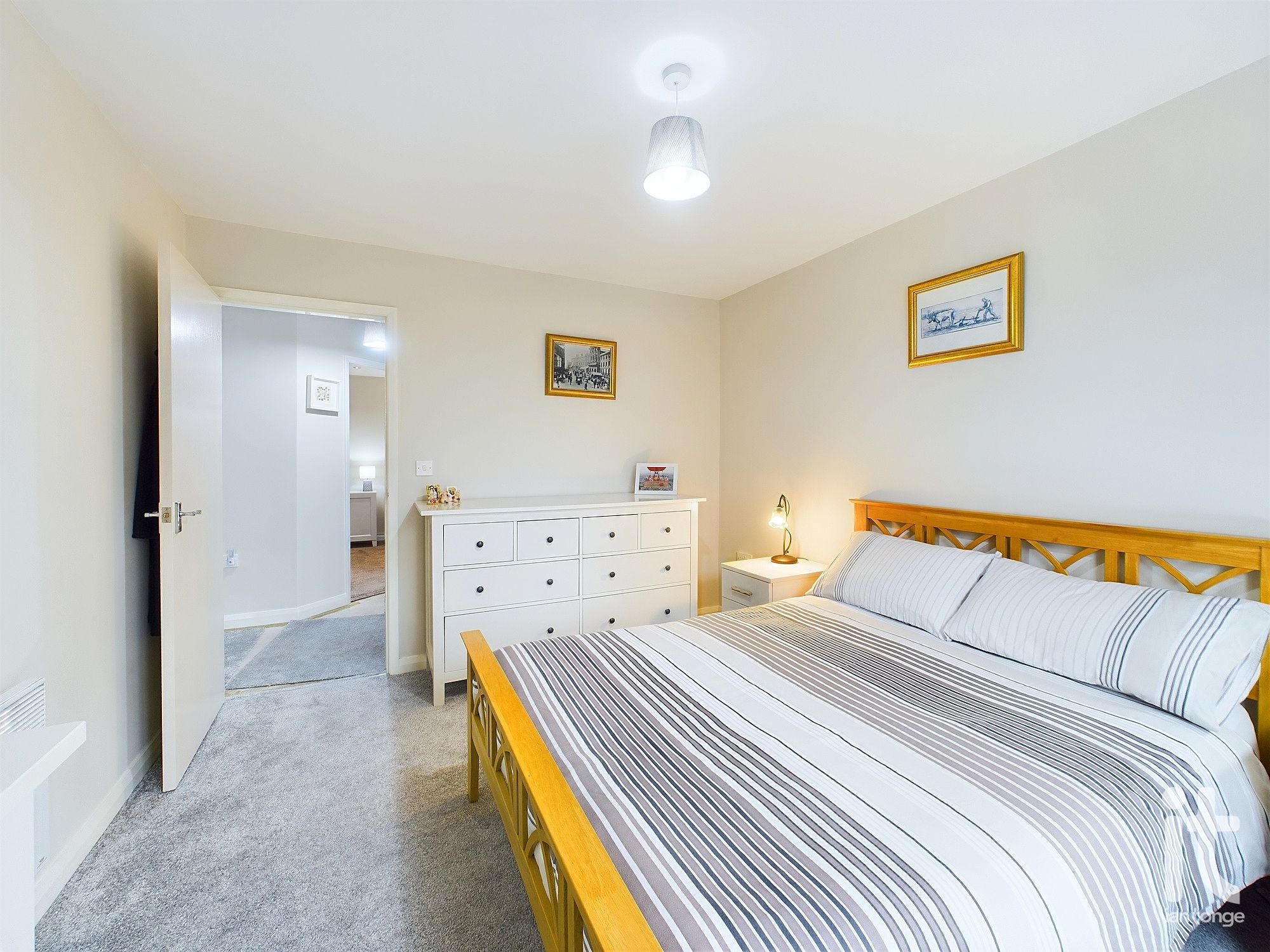 2 bedroom ground floor flat/apartment SSTC in Stockport - Photograph 21.
