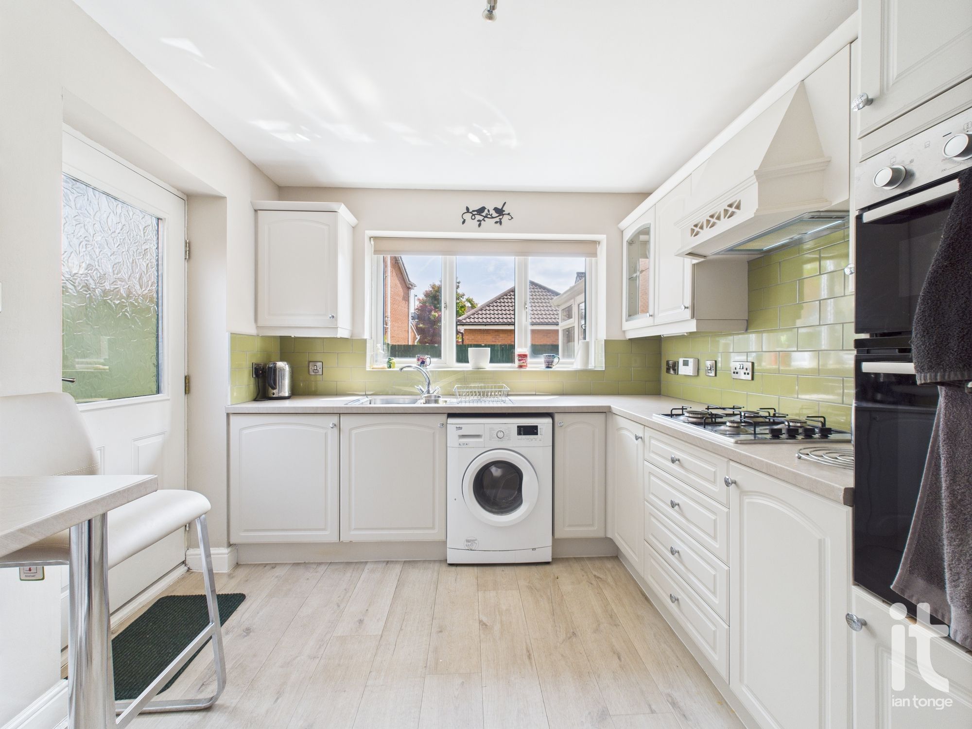 3 bedroom detached house For Sale in Stockport - Photograph 5.