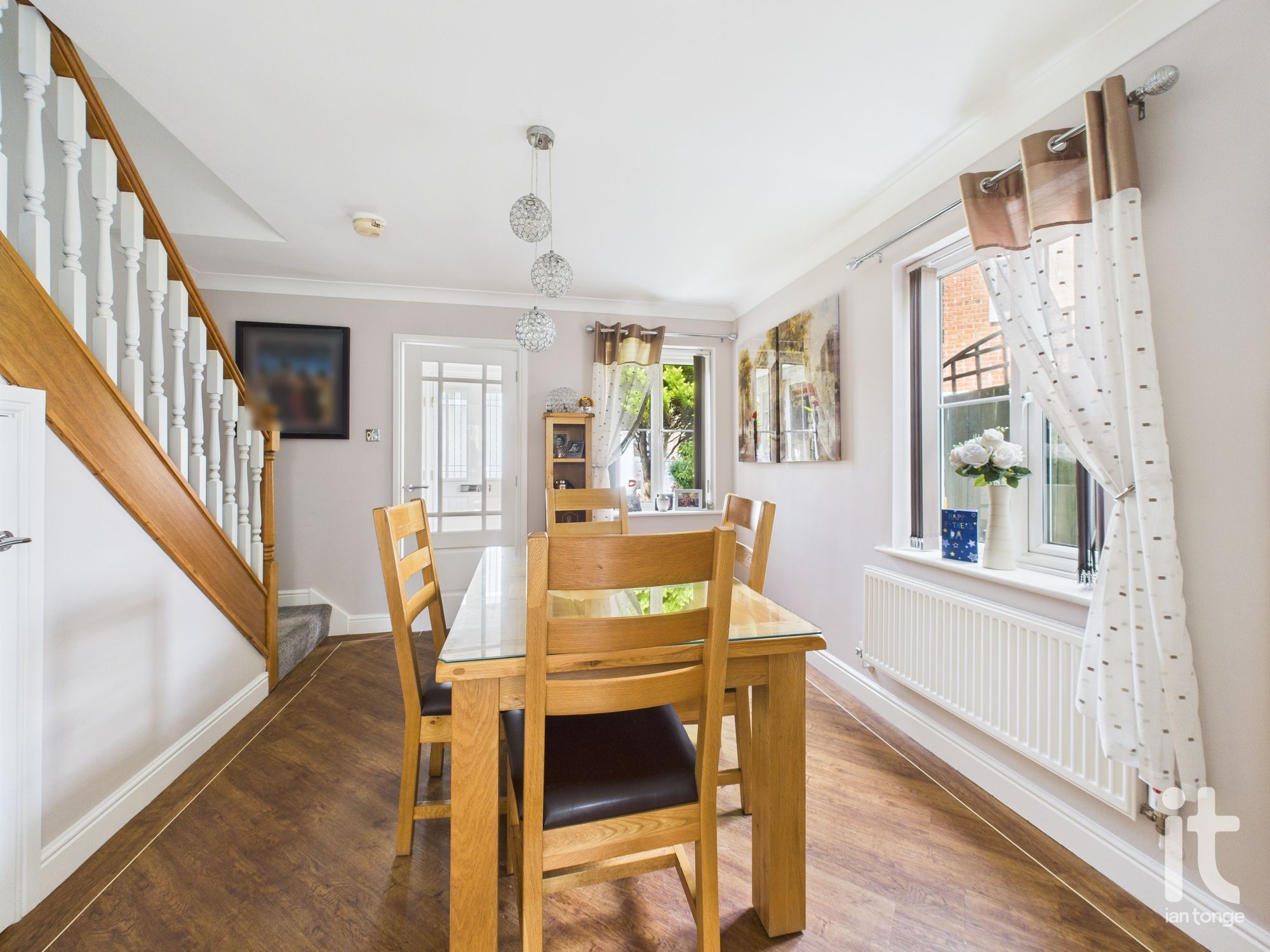 3 bedroom detached house For Sale in Stockport - Photograph 4.
