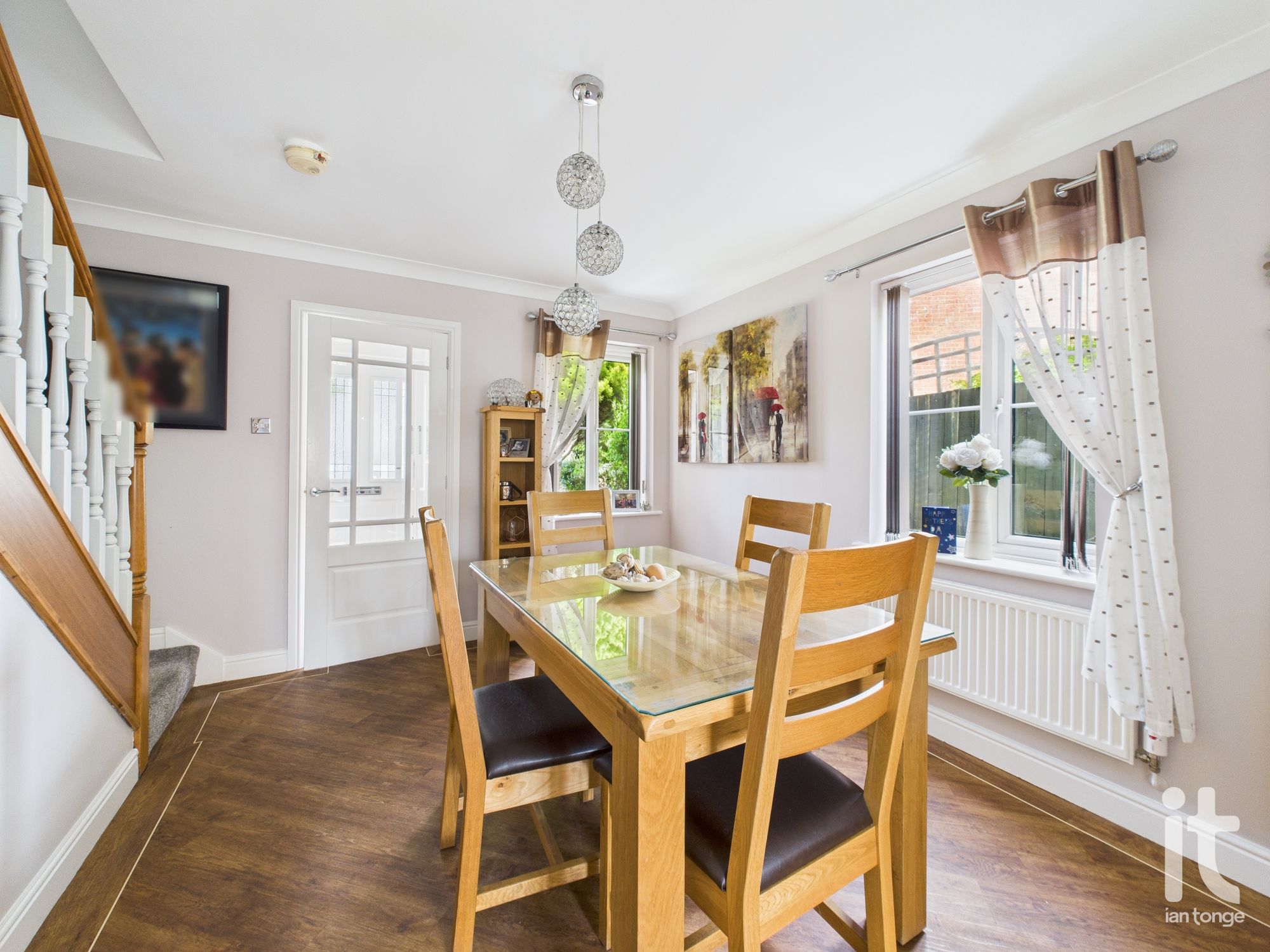 3 bedroom detached house For Sale in Stockport - Photograph 3.
