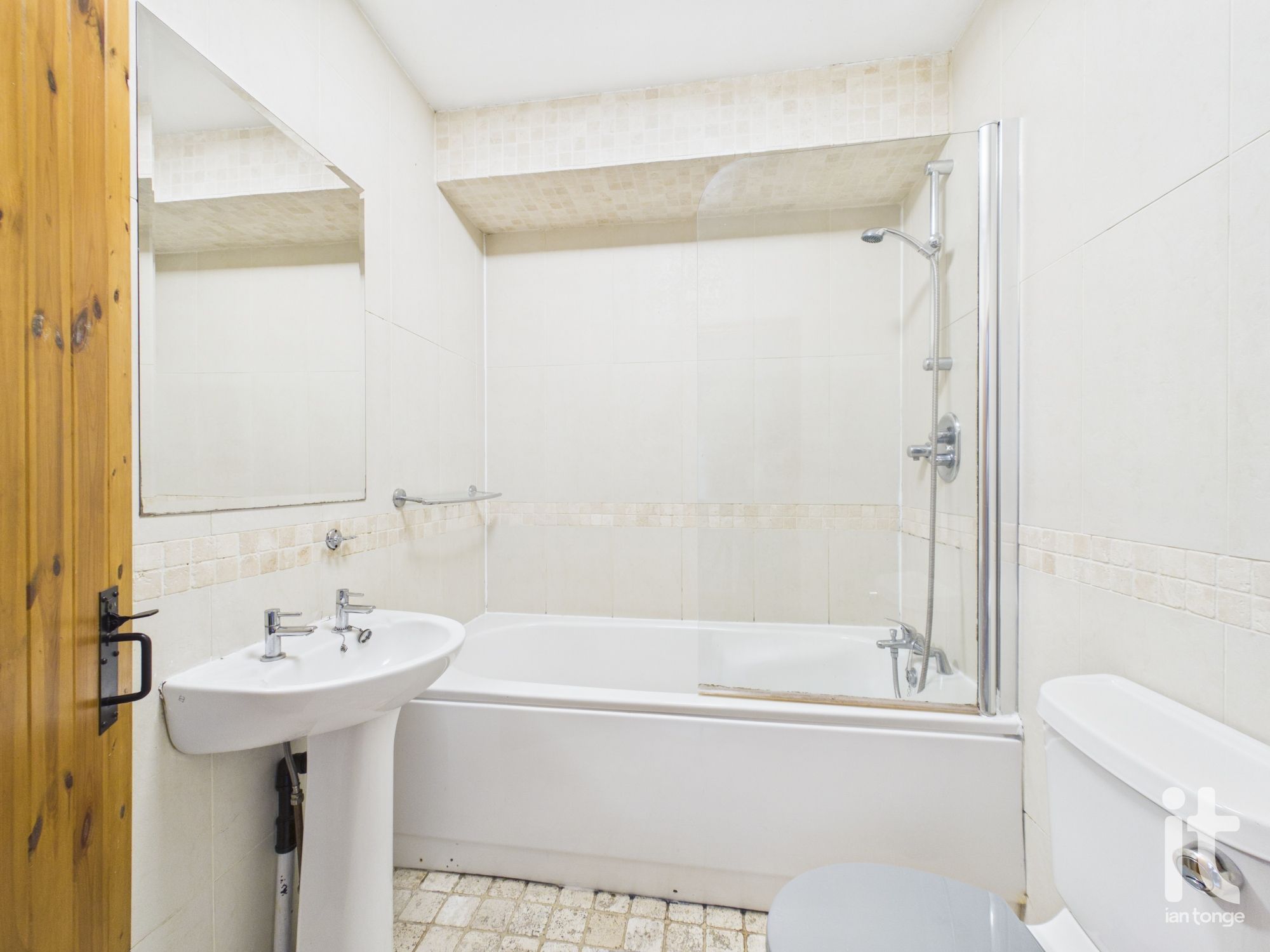 3 bedroom mid terraced house For Sale in Stockport - Photograph 8.