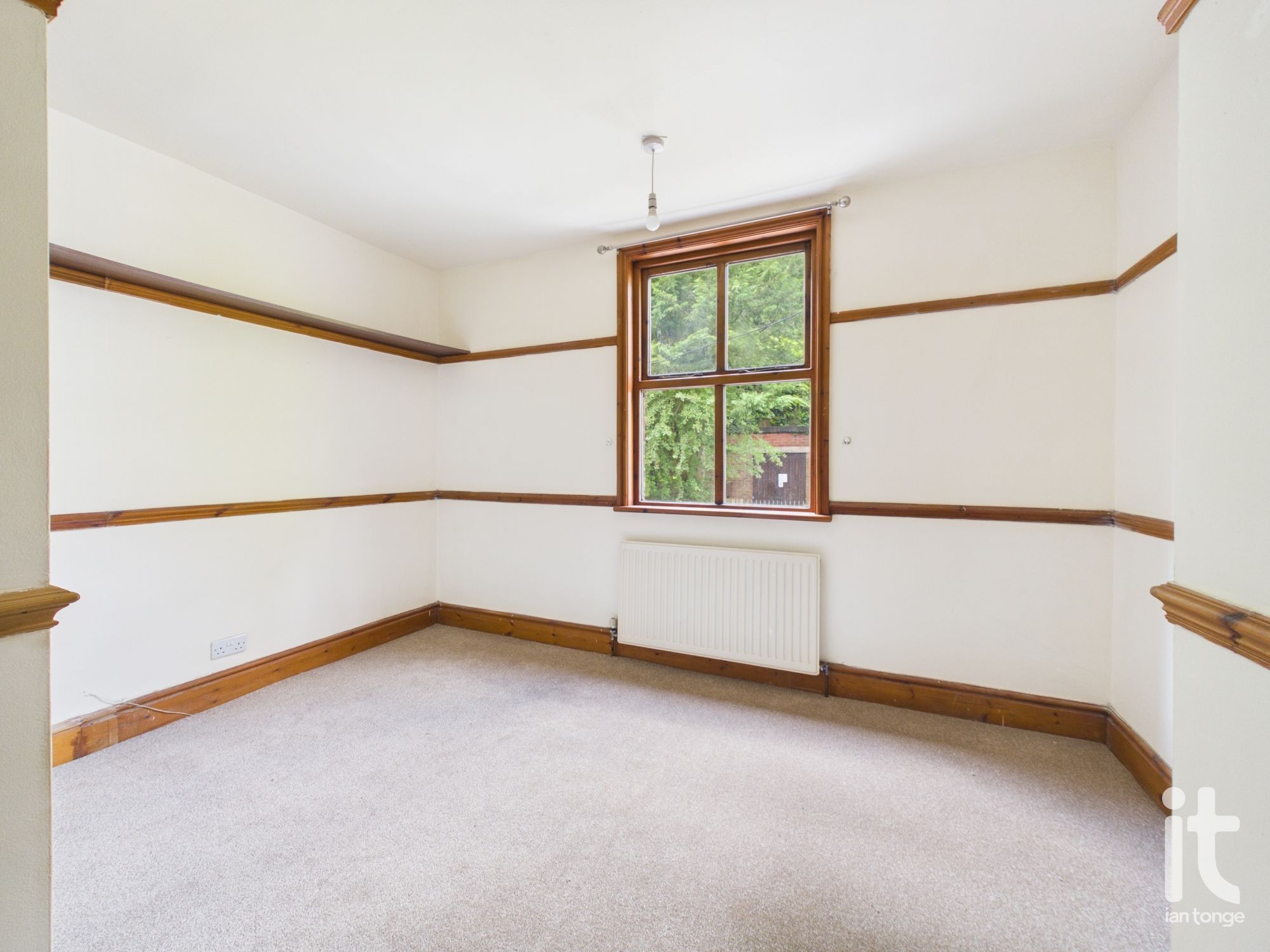 3 bedroom mid terraced house For Sale in Stockport - Photograph 6.