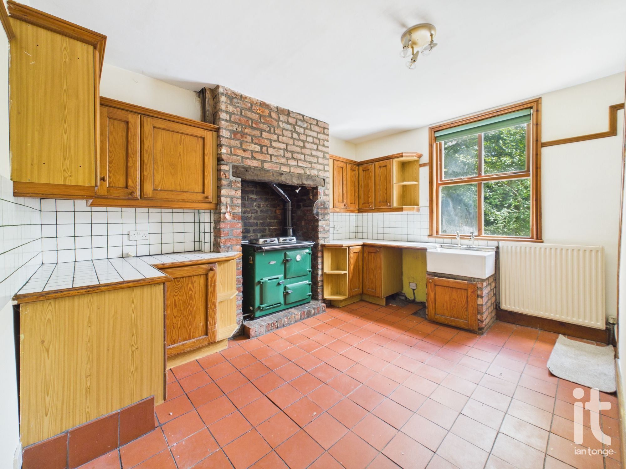 3 bedroom mid terraced house For Sale in Stockport - Property photograph.