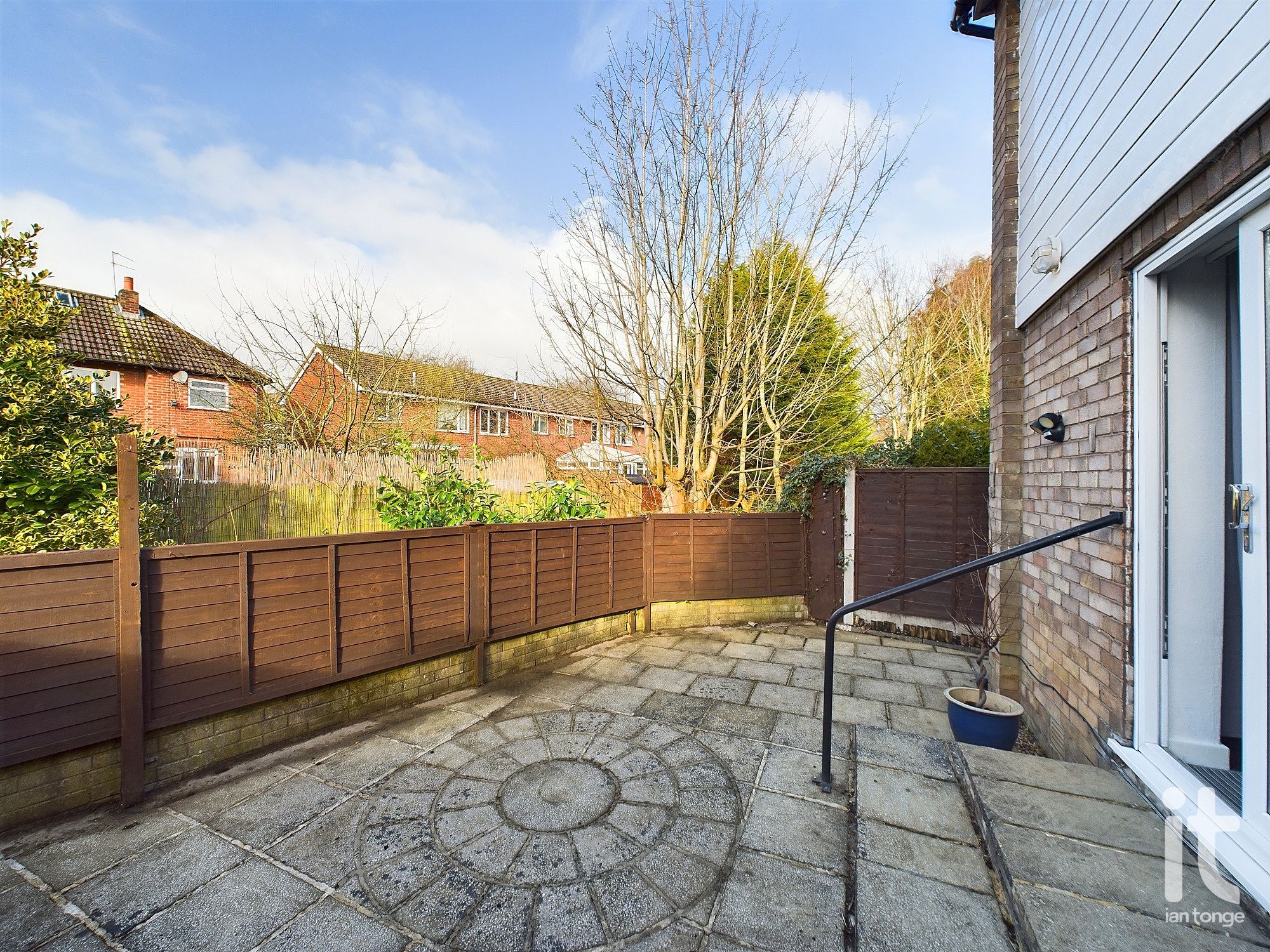 2 bedroom end terraced house Under Offer in Stockport - Photograph 10.