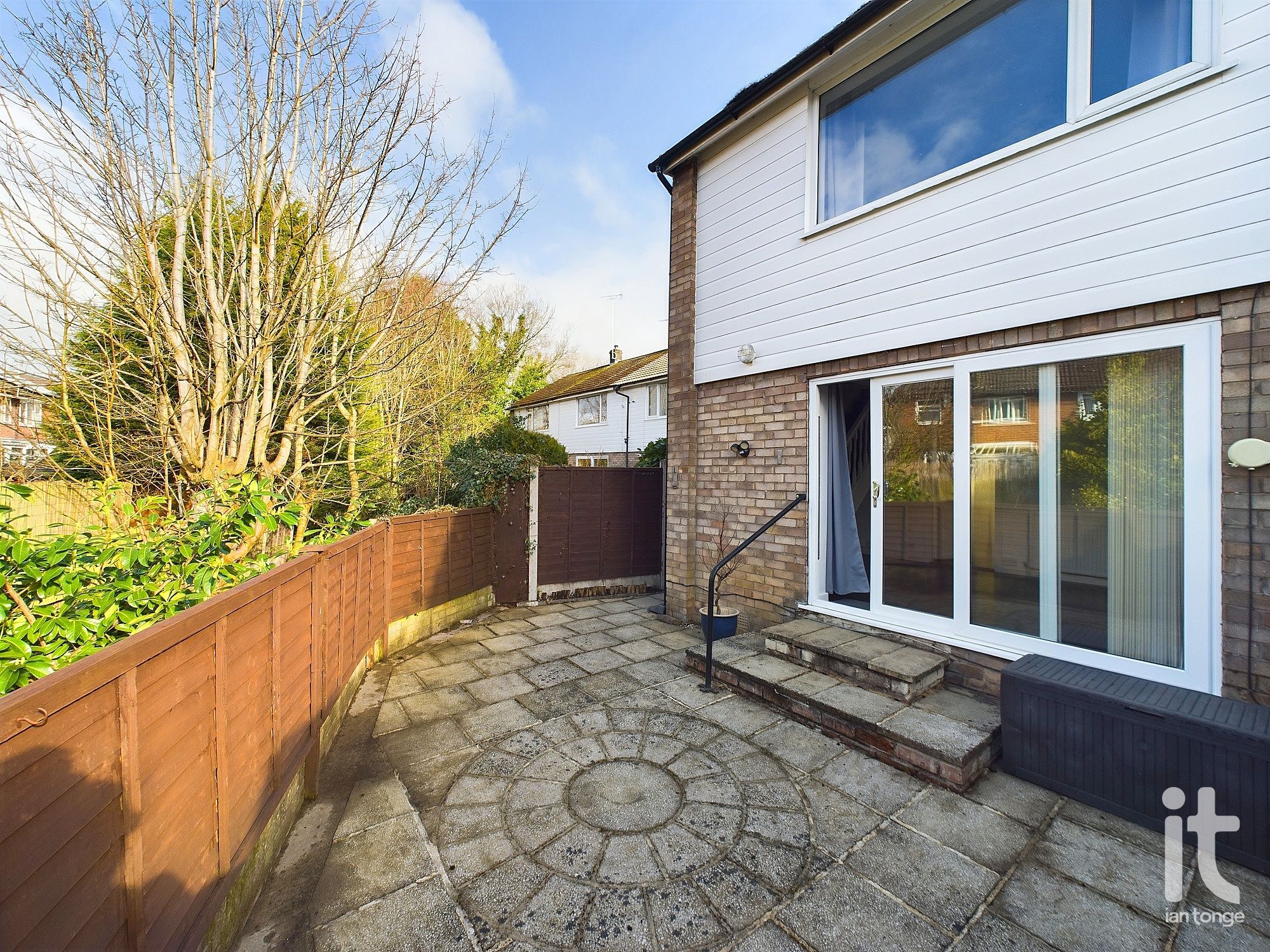 2 bedroom end terraced house Under Offer in Stockport - Photograph 12.