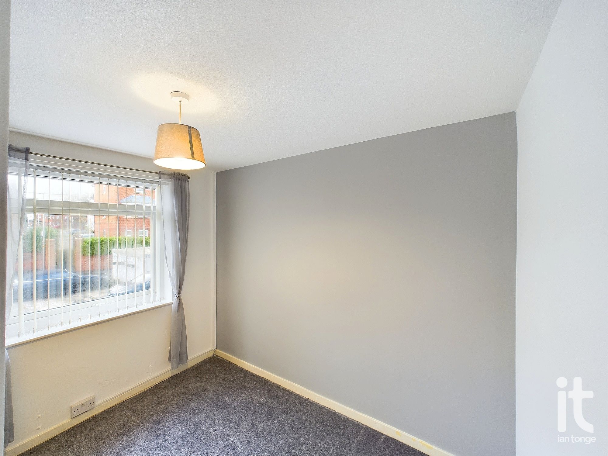 2 bedroom end terraced house Under Offer in Stockport - Photograph 35.