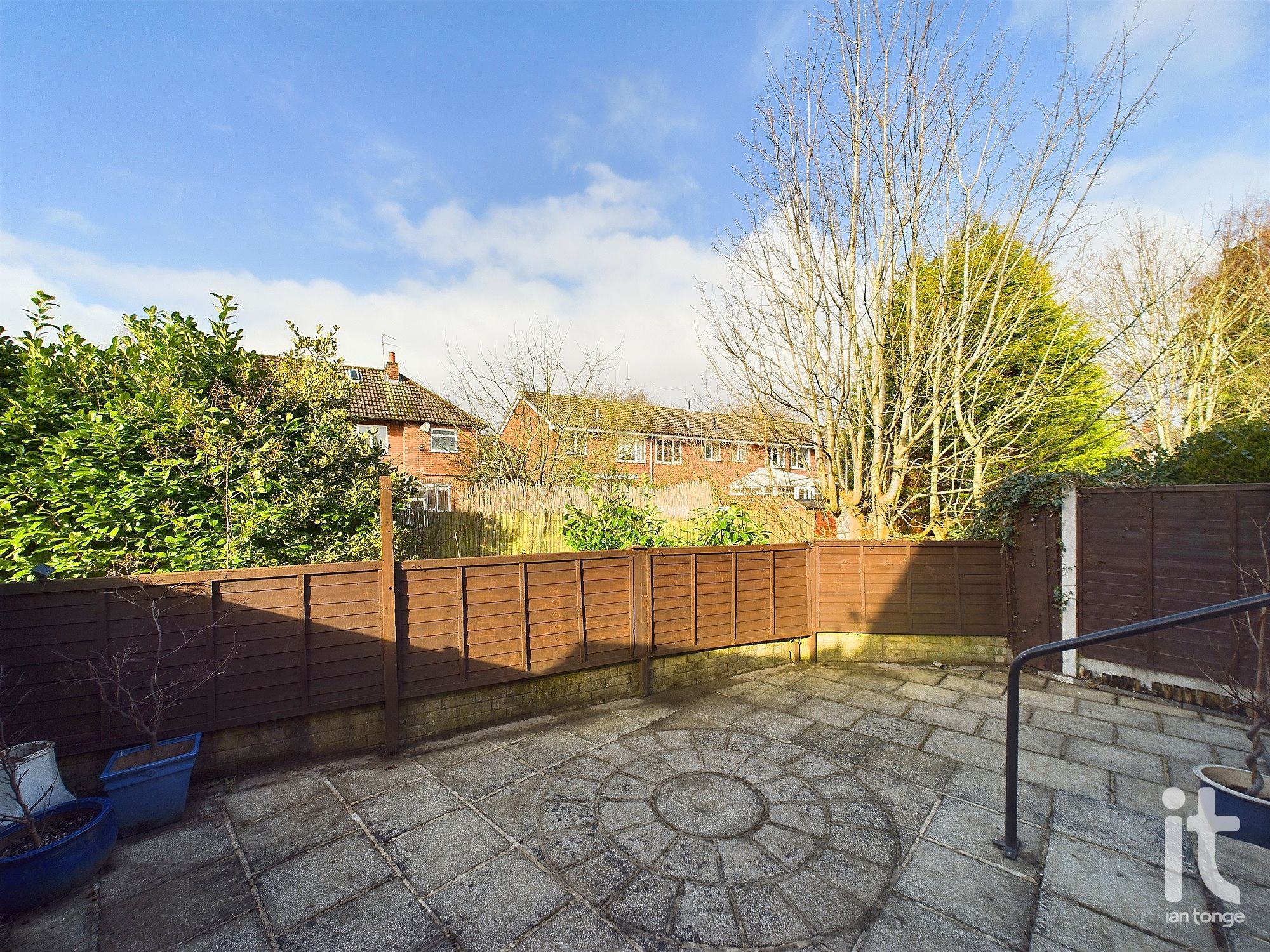 2 bedroom end terraced house Under Offer in Stockport - Photograph 11.