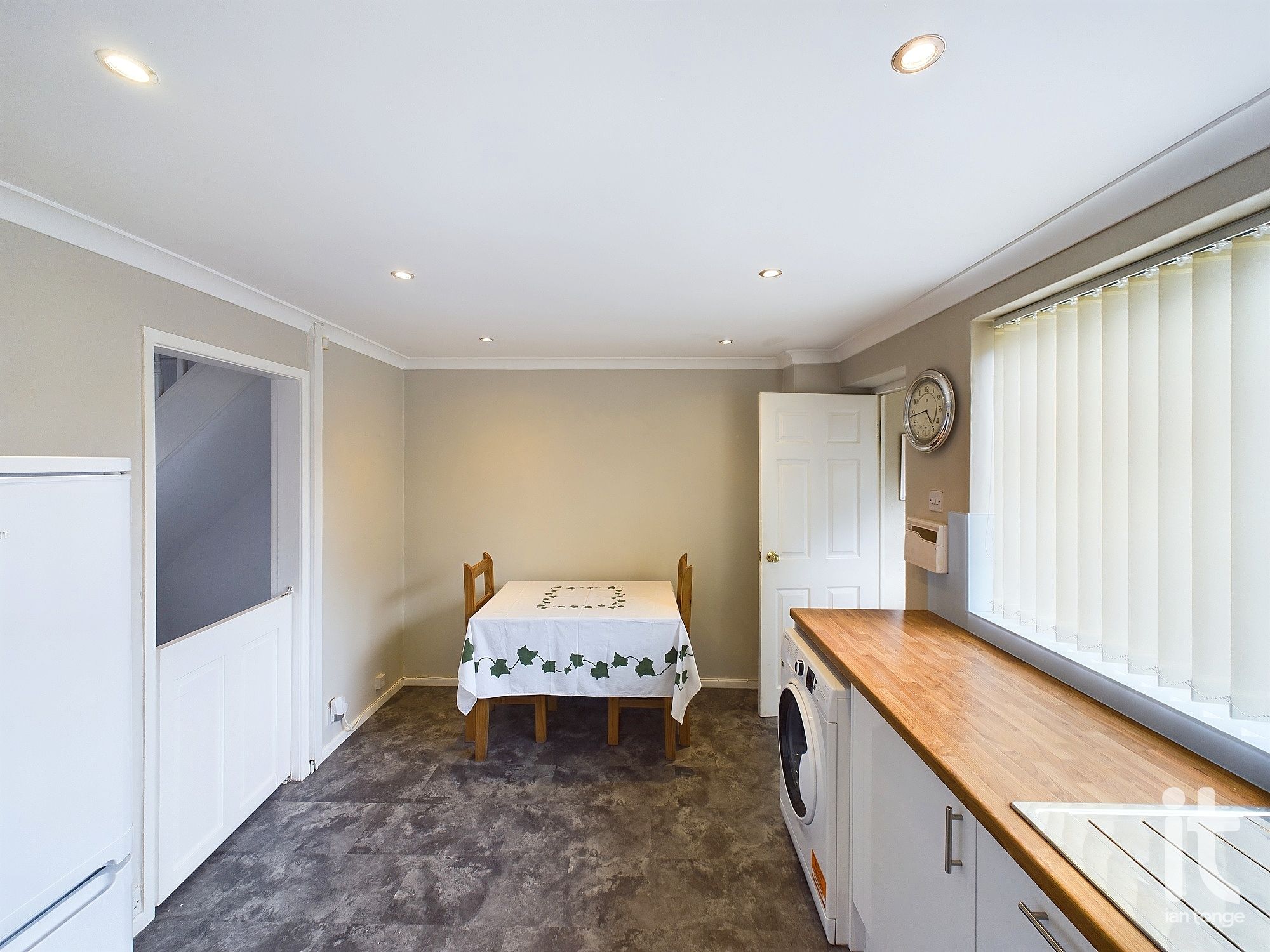2 bedroom end terraced house Under Offer in Stockport - Photograph 22.