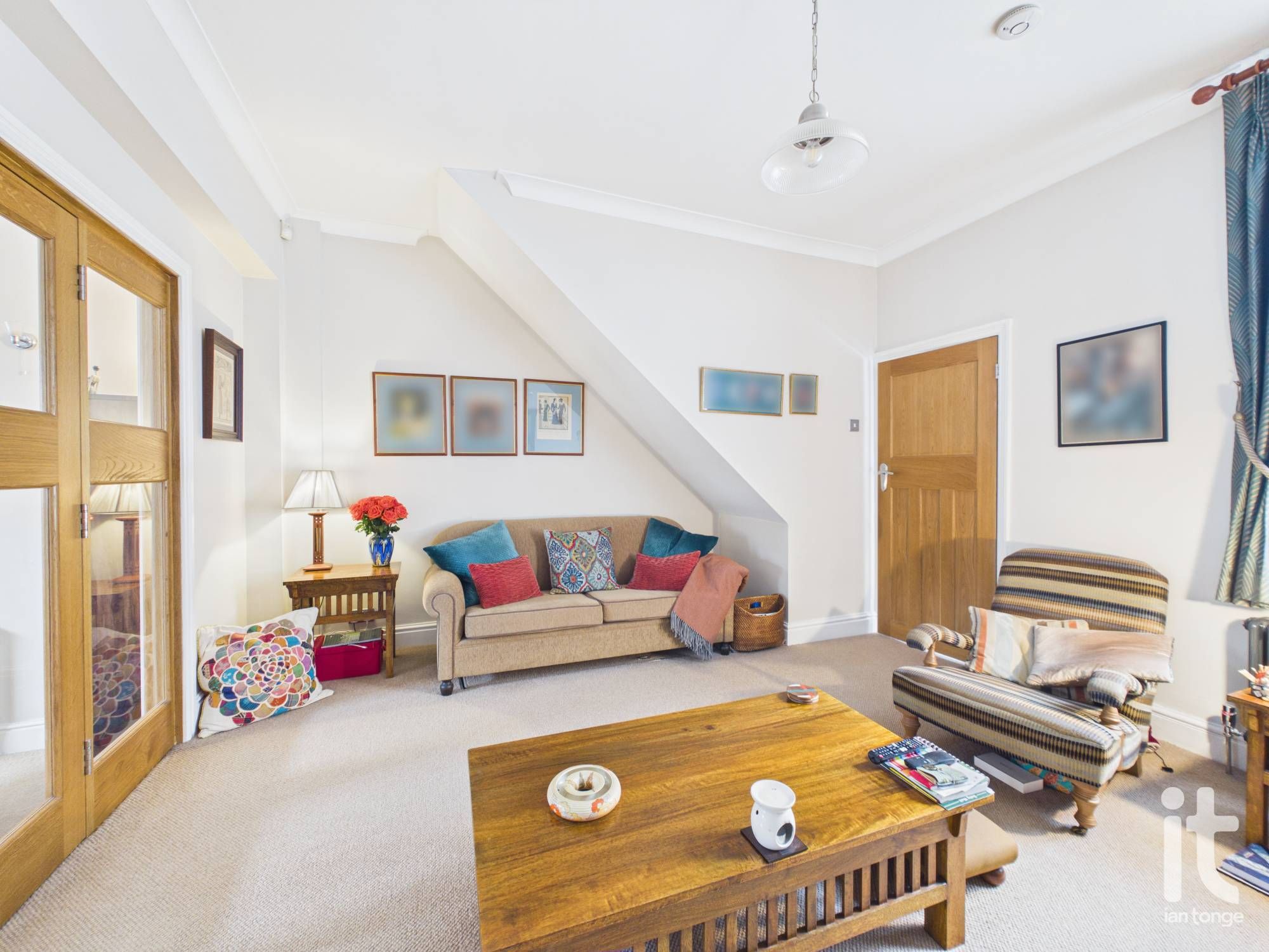 2 bedroom mid terraced house For Sale in Stockport - Property photograph.